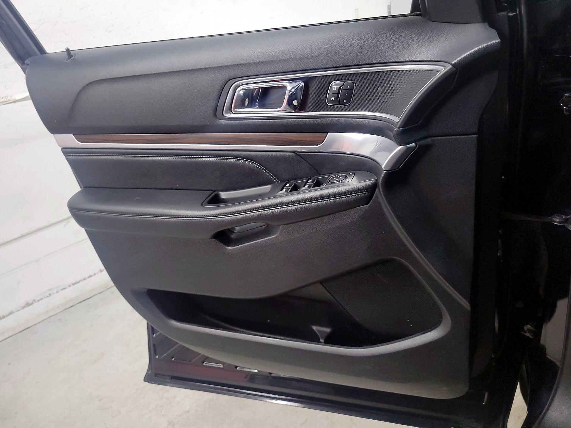 Thumbnail: 2016 Ford Explorer - 12