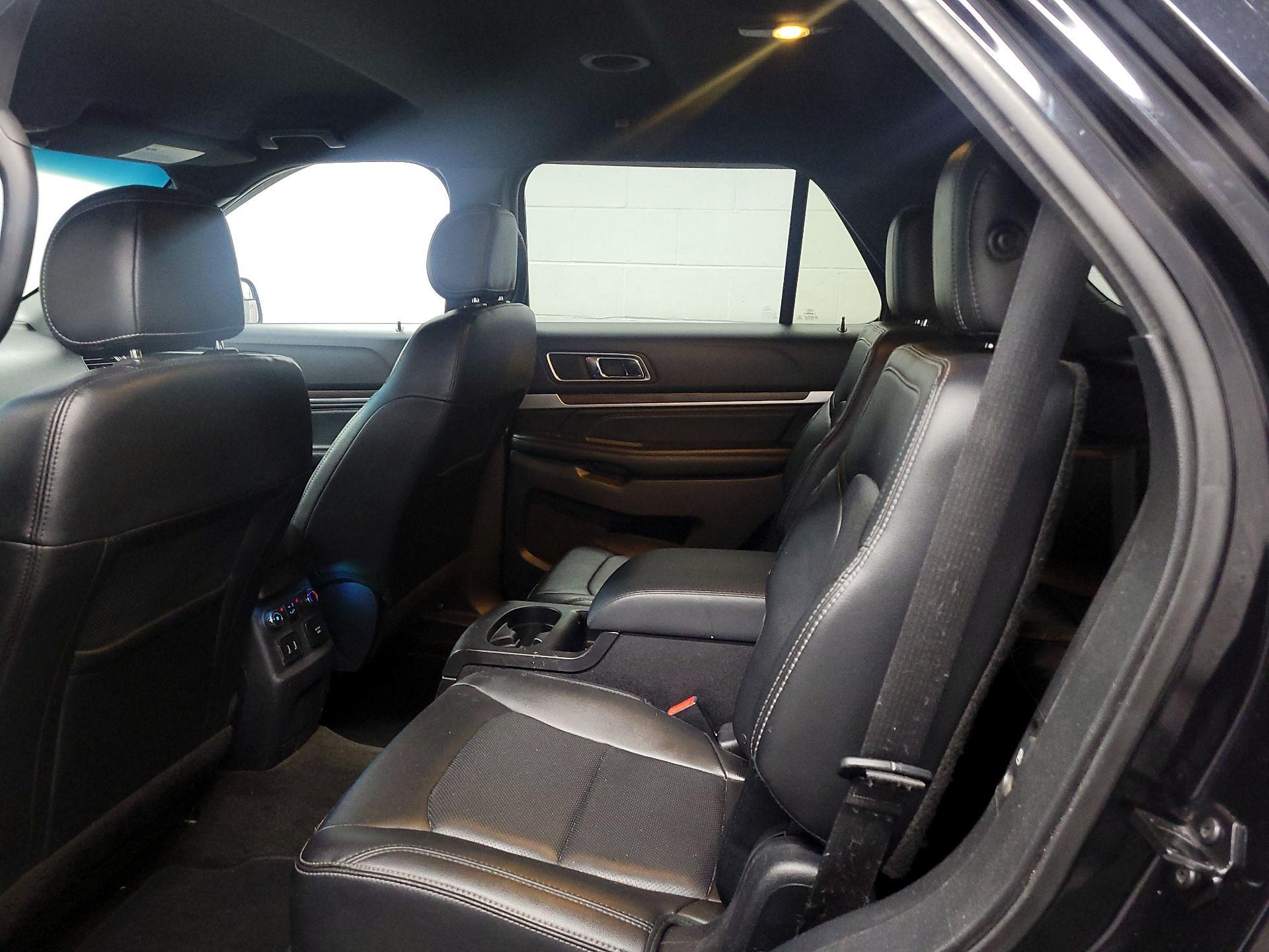 Thumbnail: 2016 Ford Explorer - 17