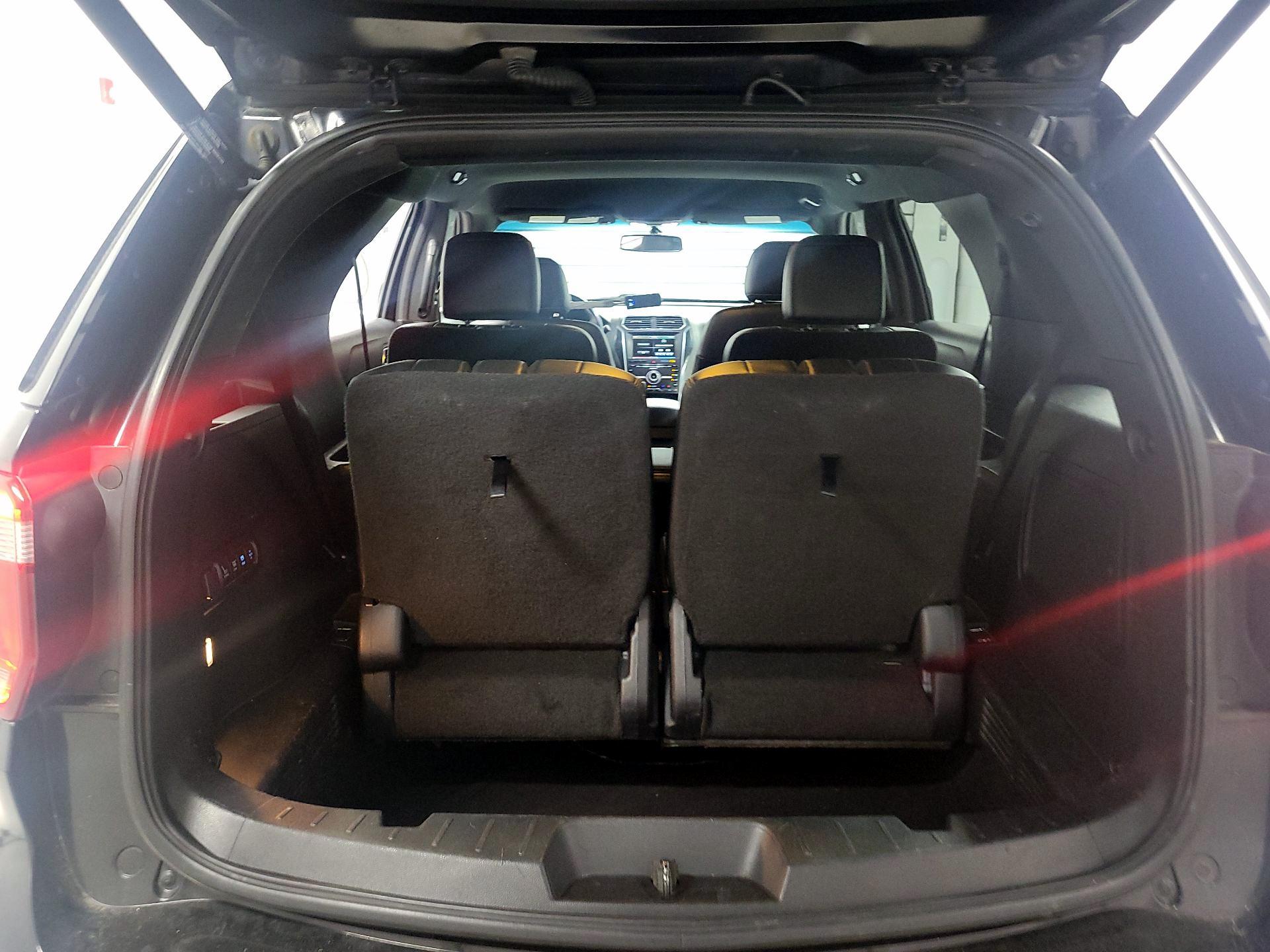 Thumbnail: 2016 Ford Explorer - 18