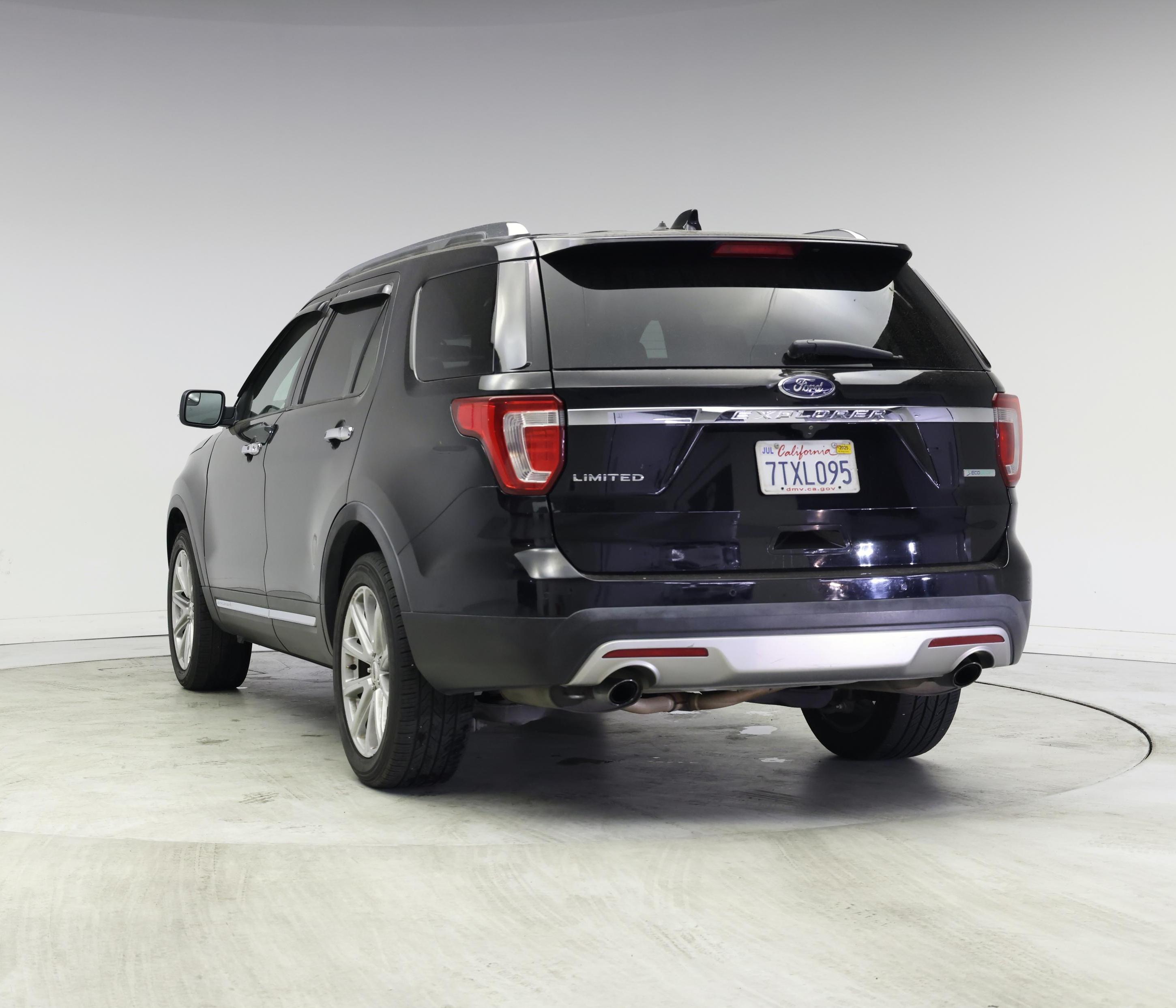 Thumbnail: 2016 Ford Explorer - 2