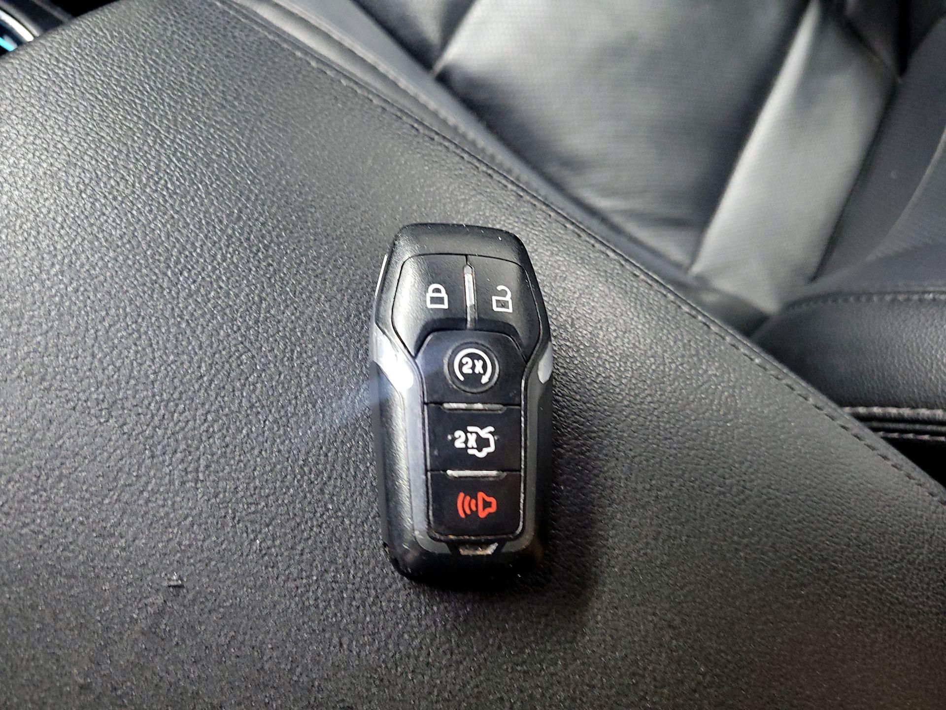 Thumbnail: 2016 Ford Explorer - 20