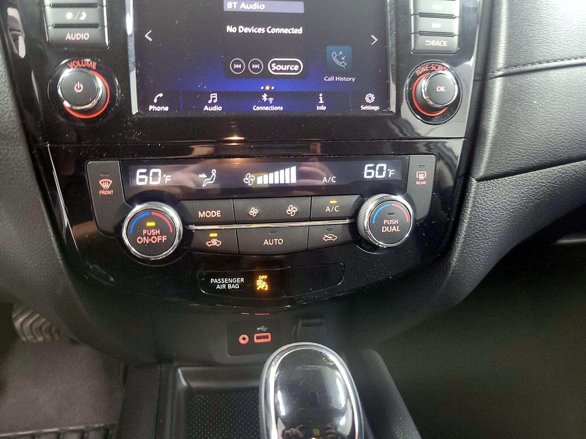 Thumbnail: 2019 Nissan Rogue - 15