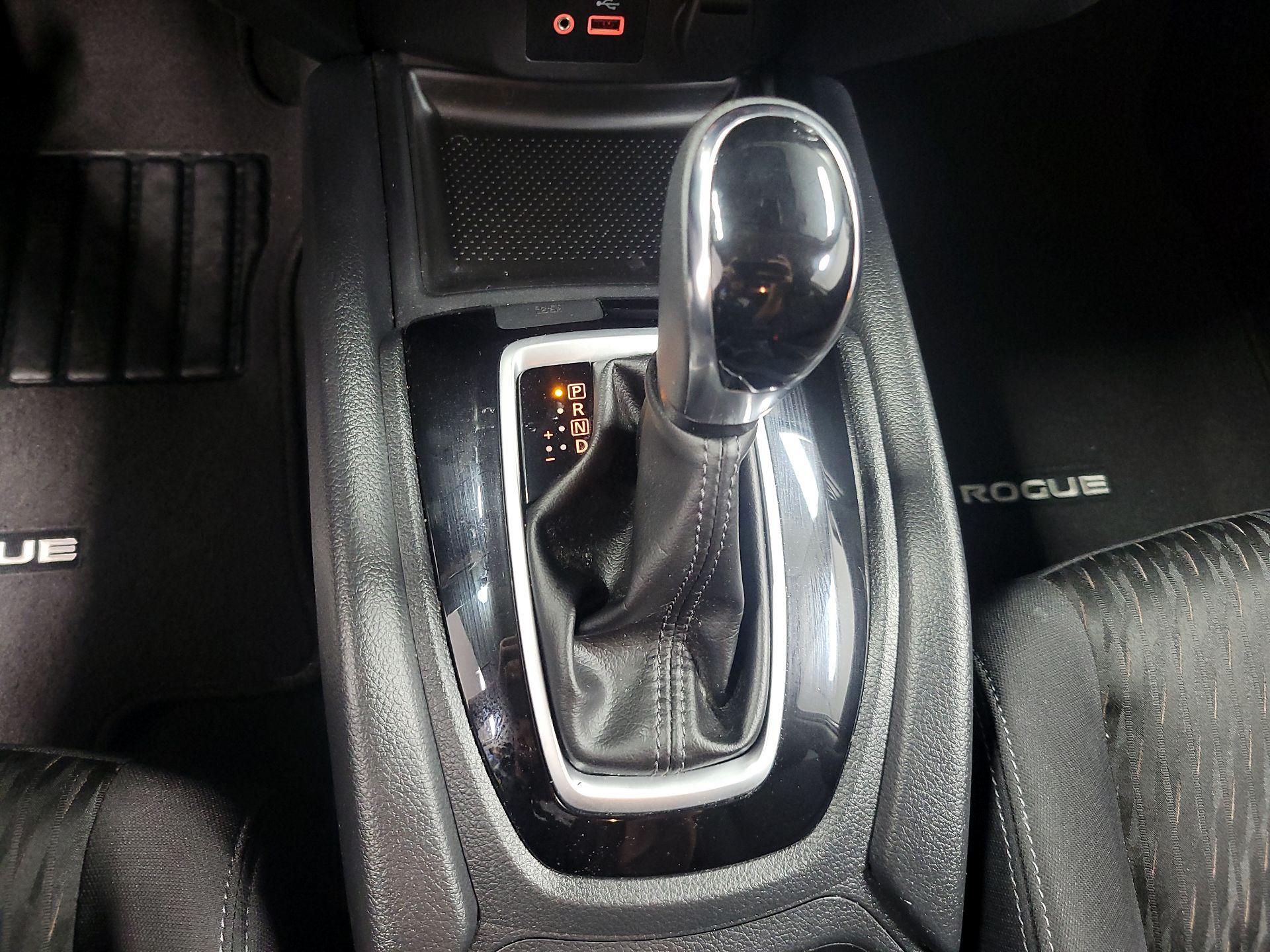 Thumbnail: 2019 Nissan Rogue - 16