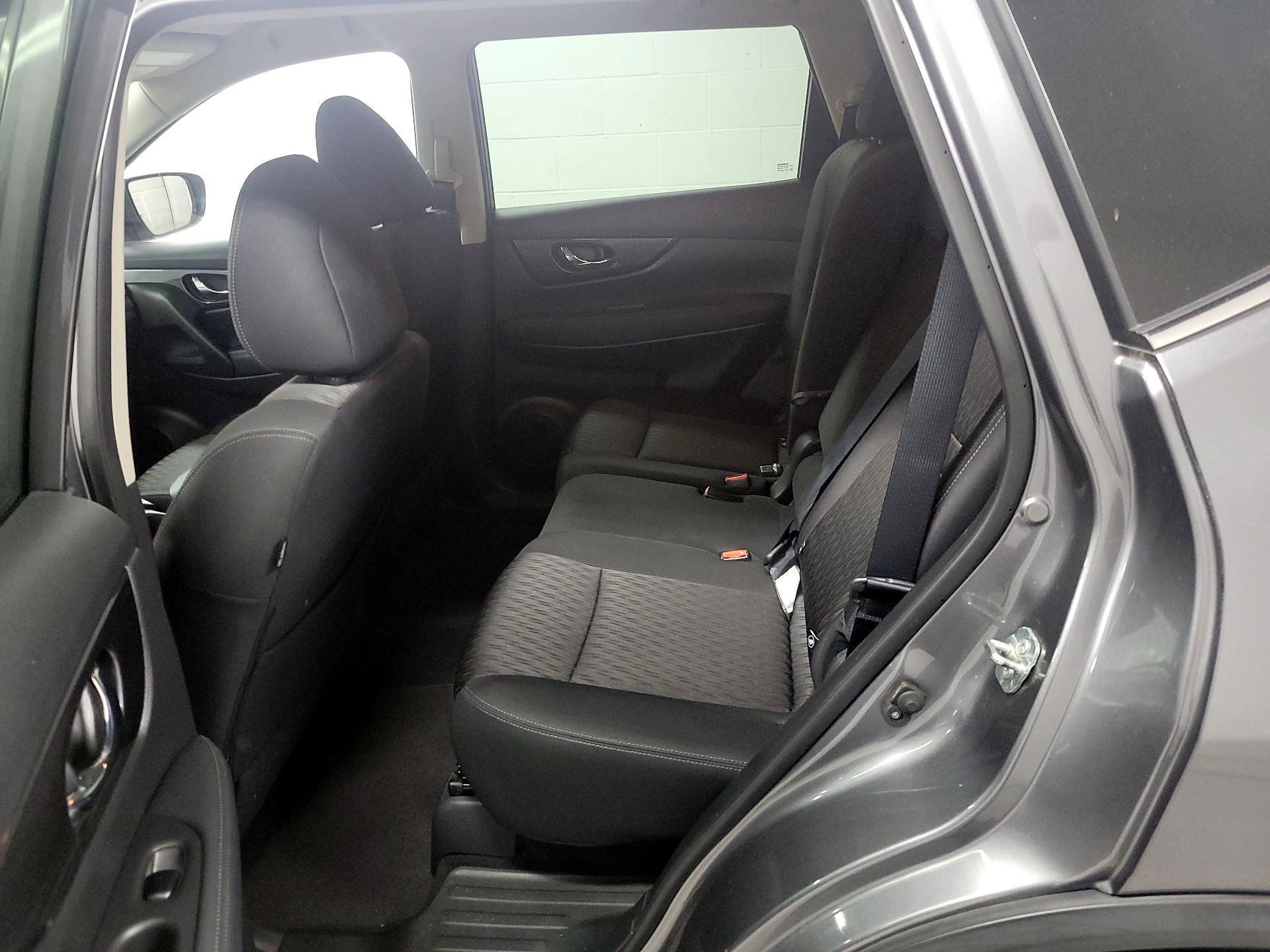 Thumbnail: 2019 Nissan Rogue - 17