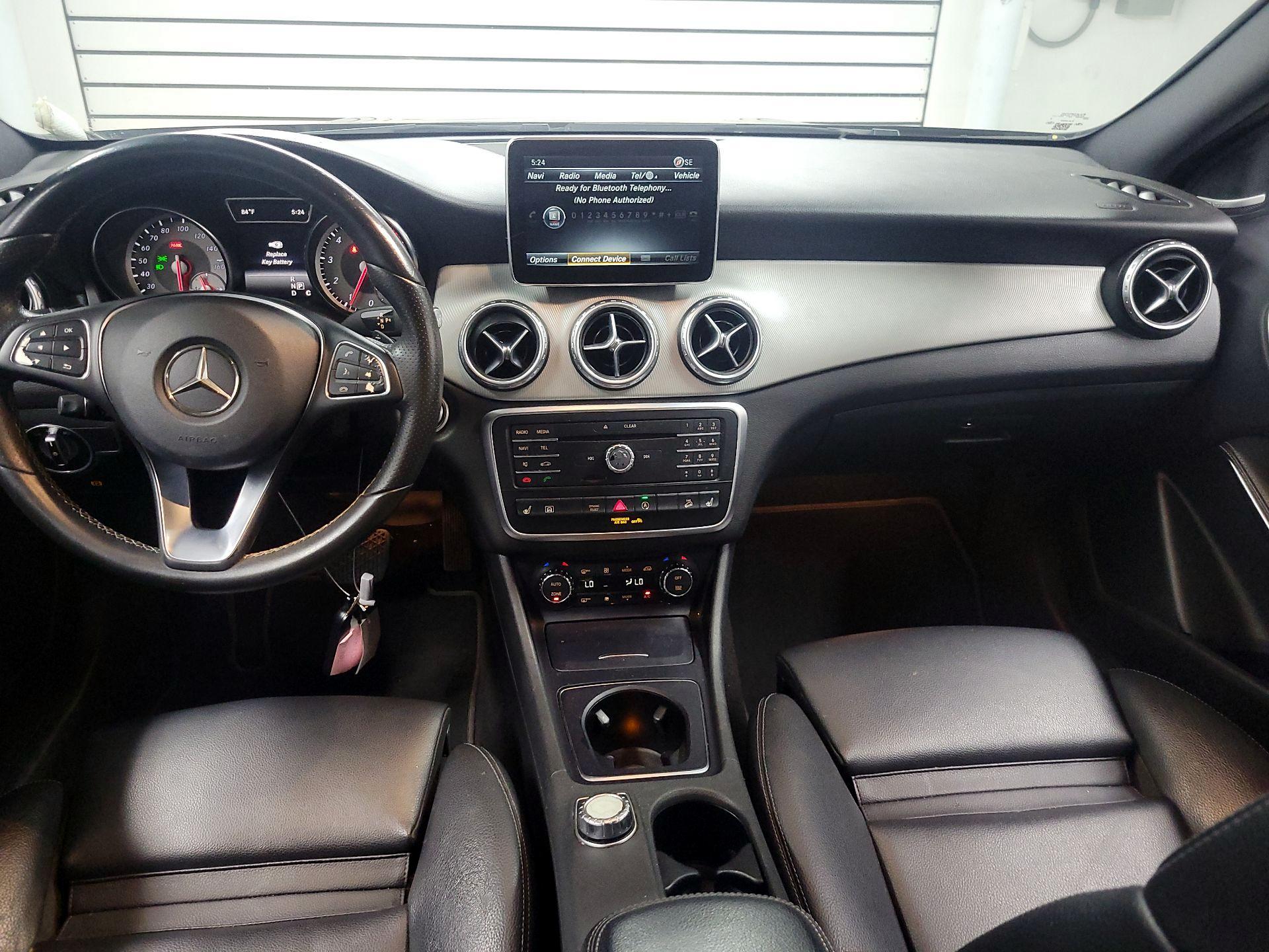 Thumbnail: 2016 Mercedes-Benz GLA - 9