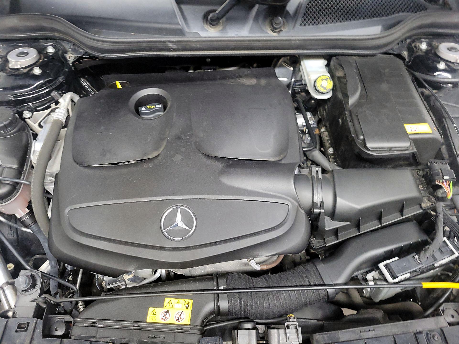 Thumbnail: 2016 Mercedes-Benz GLA - 18