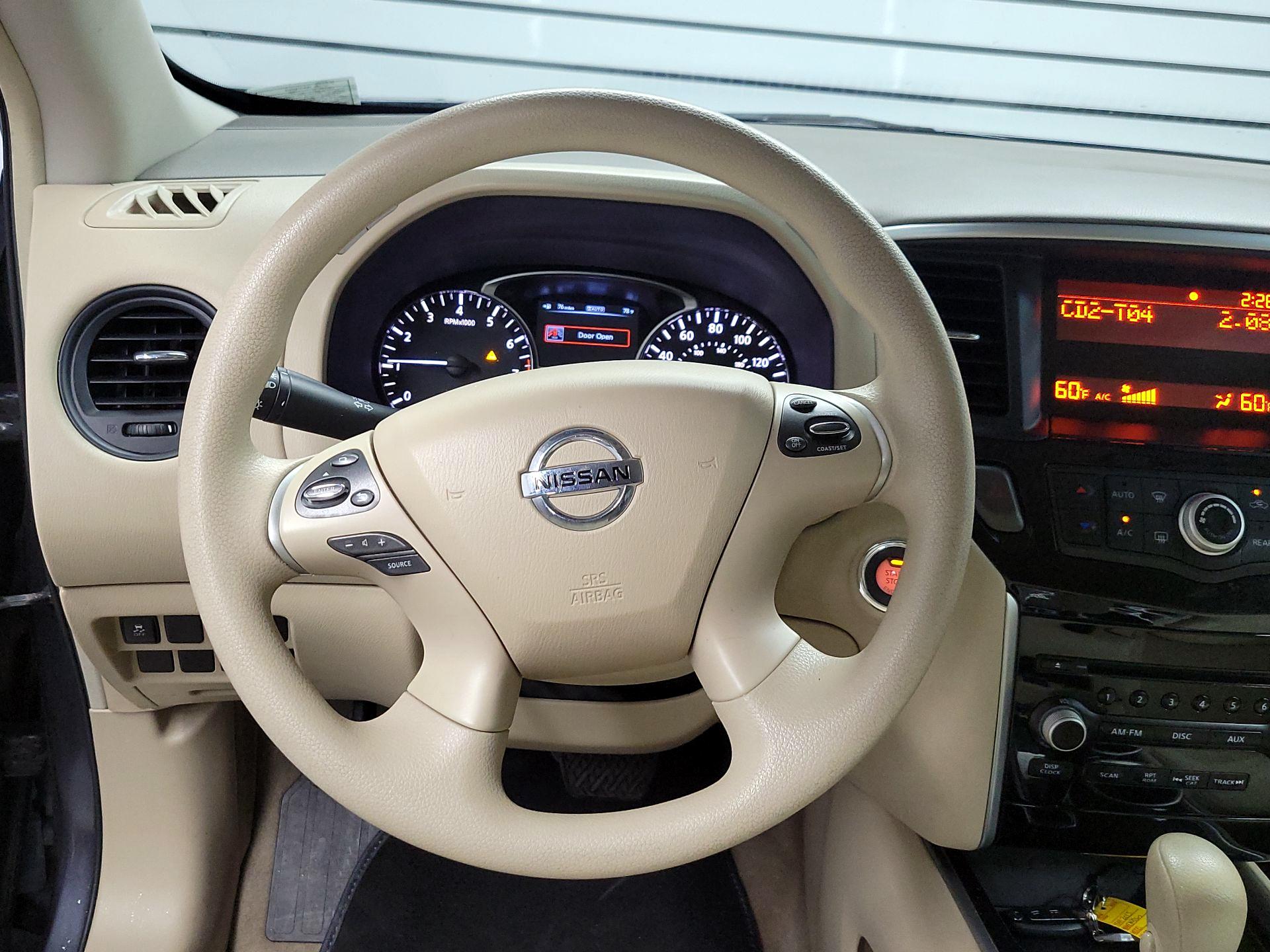 Thumbnail: 2013 Nissan Pathfinder - 10