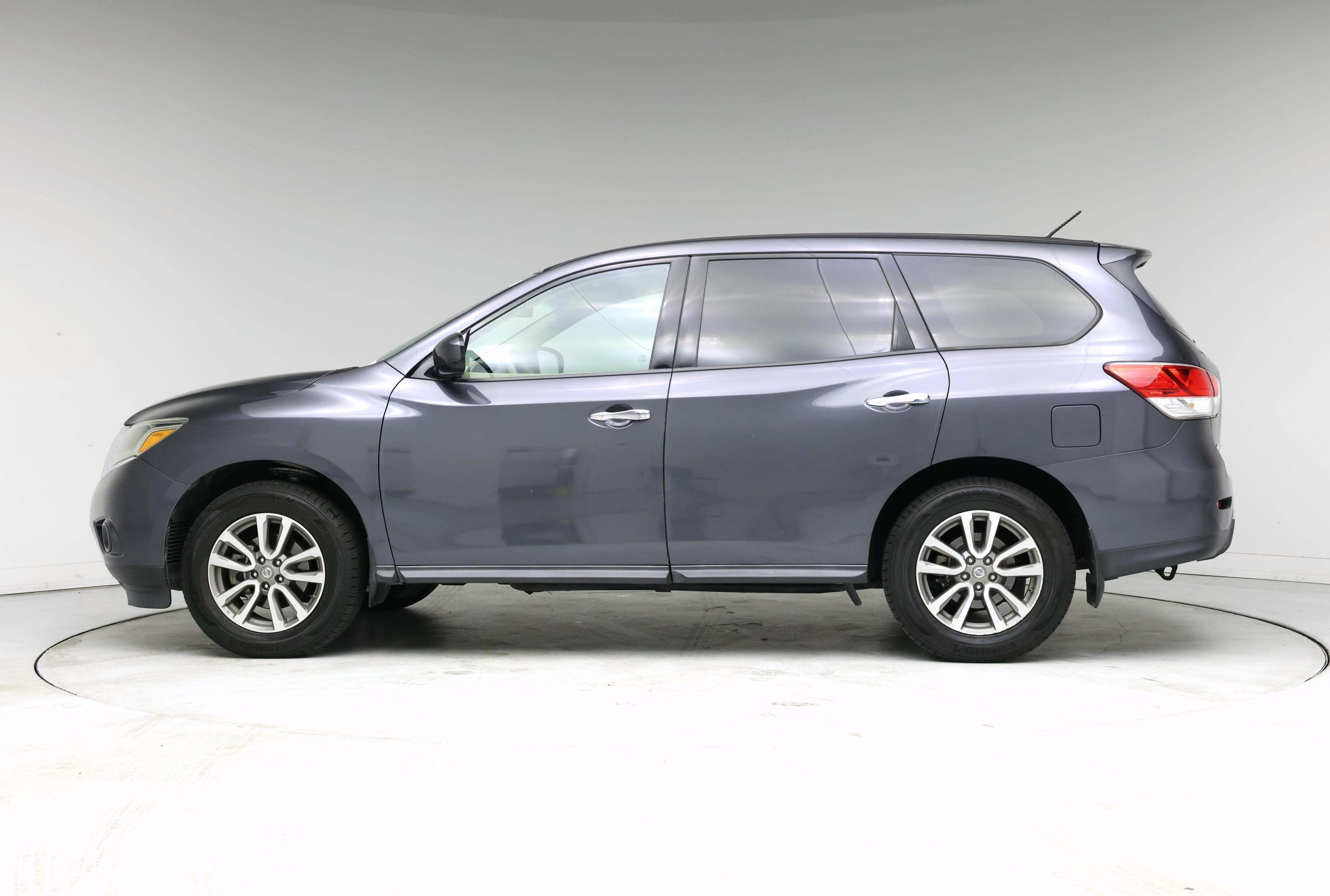 Thumbnail: 2013 Nissan Pathfinder - 3