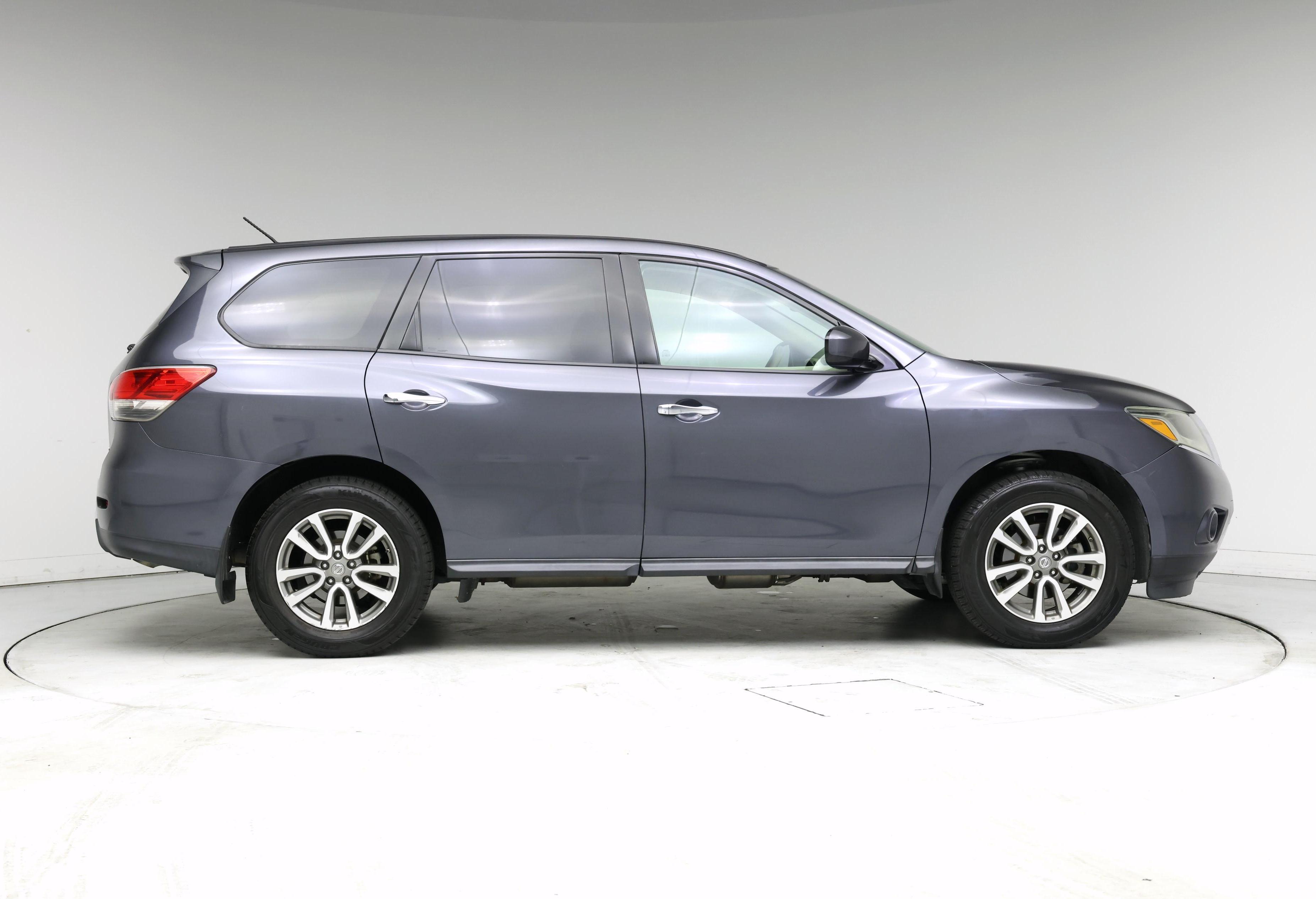 Thumbnail: 2013 Nissan Pathfinder - 7