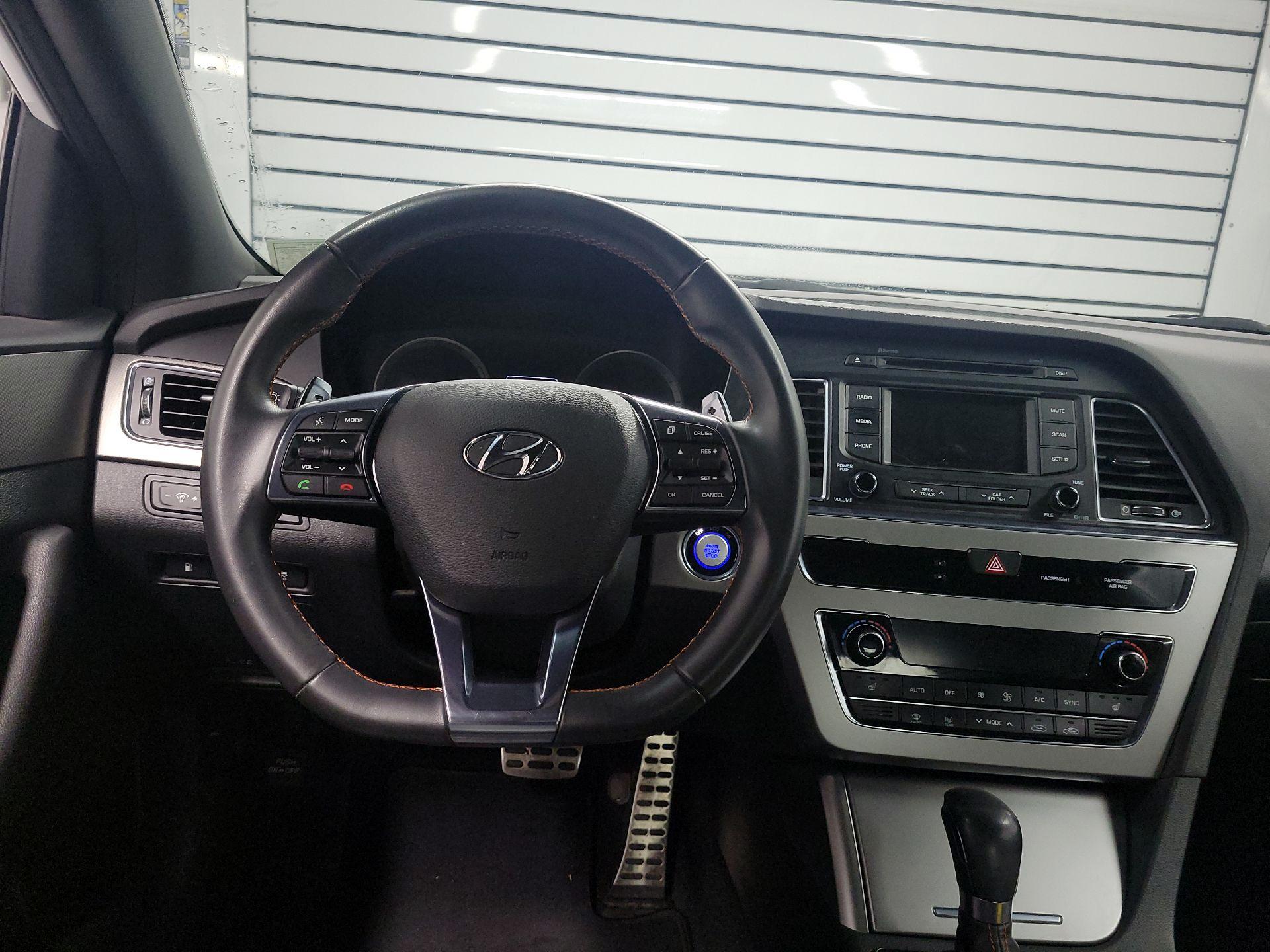 Thumbnail: 2015 Hyundai Sonata - 10