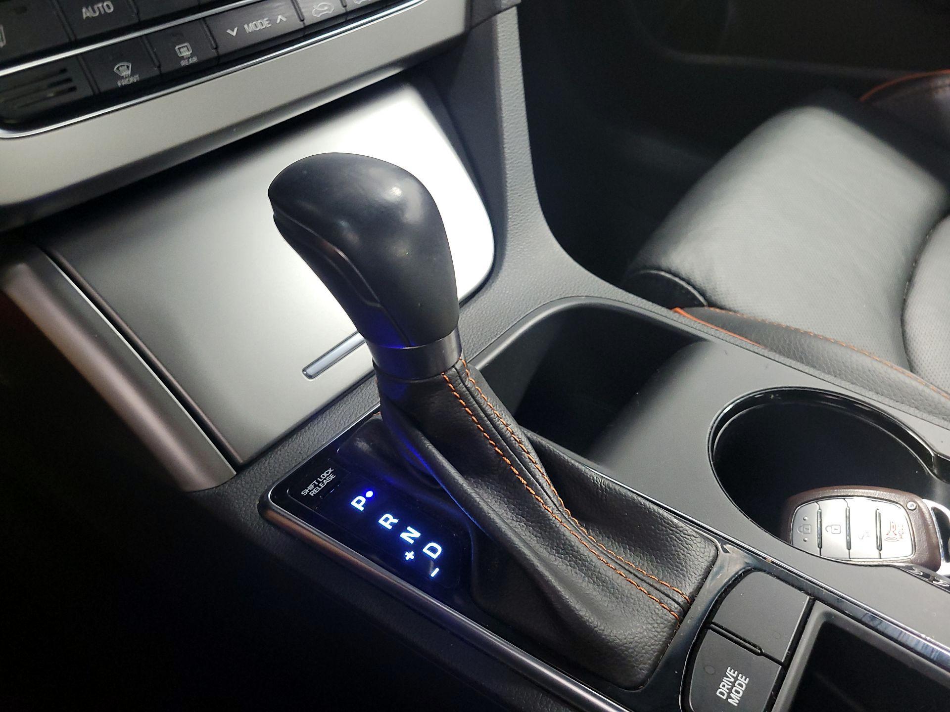 Thumbnail: 2015 Hyundai Sonata - 16