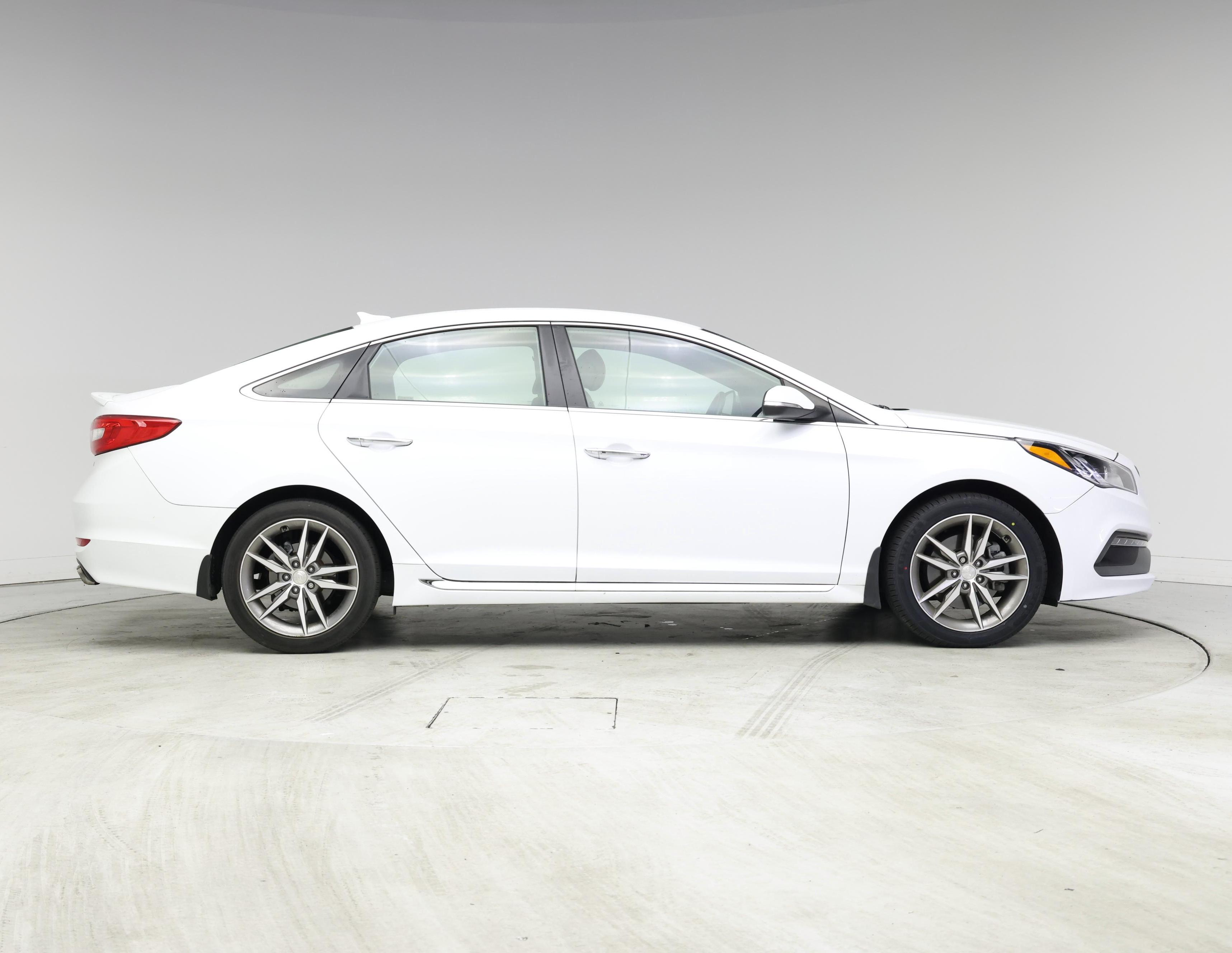 Thumbnail: 2015 Hyundai Sonata - 7