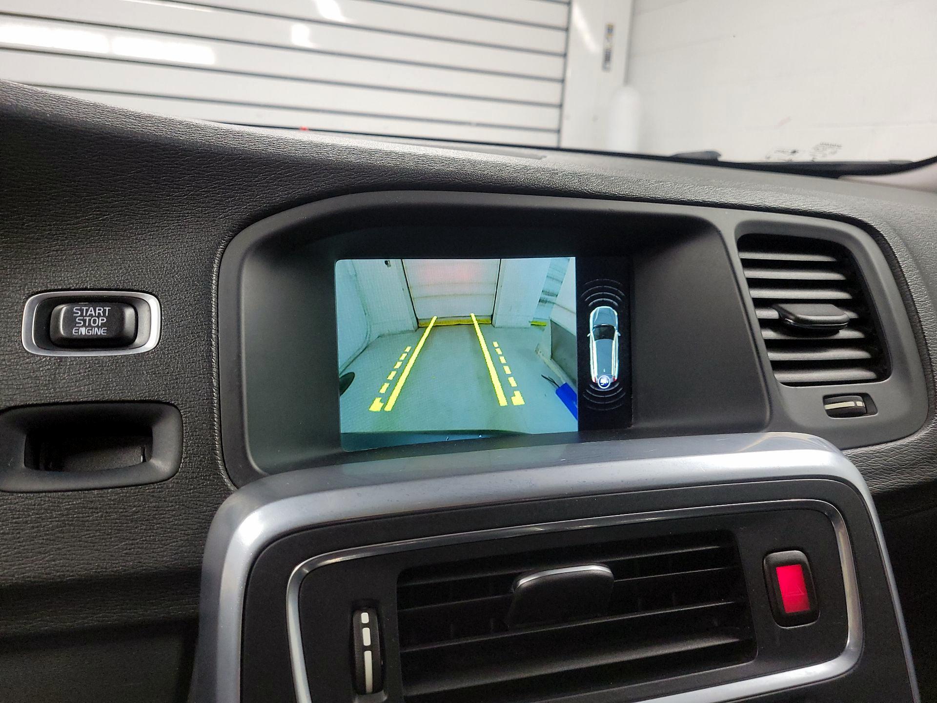 Thumbnail: 2015 Volvo V60 - 14