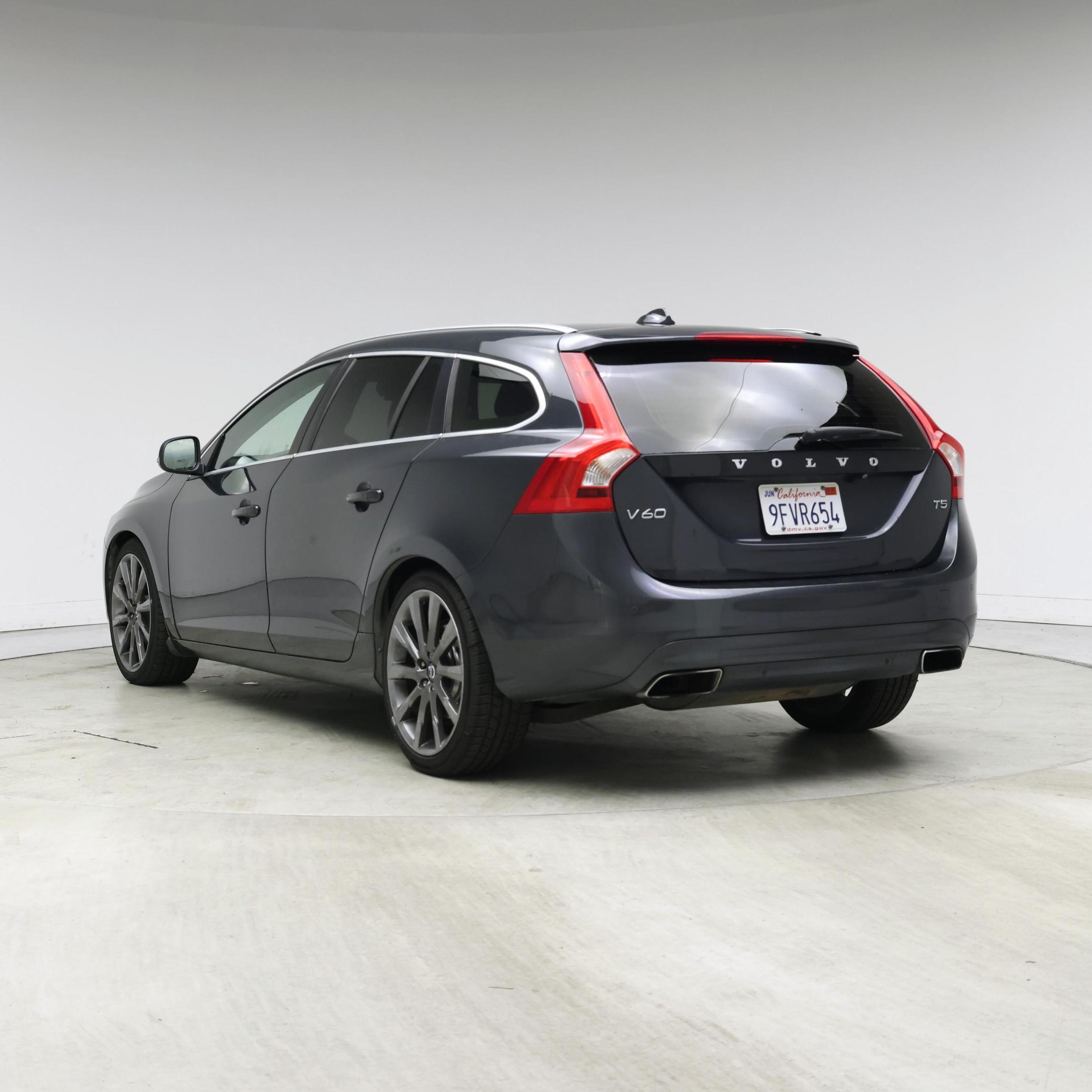 Thumbnail: 2015 Volvo V60 - 2