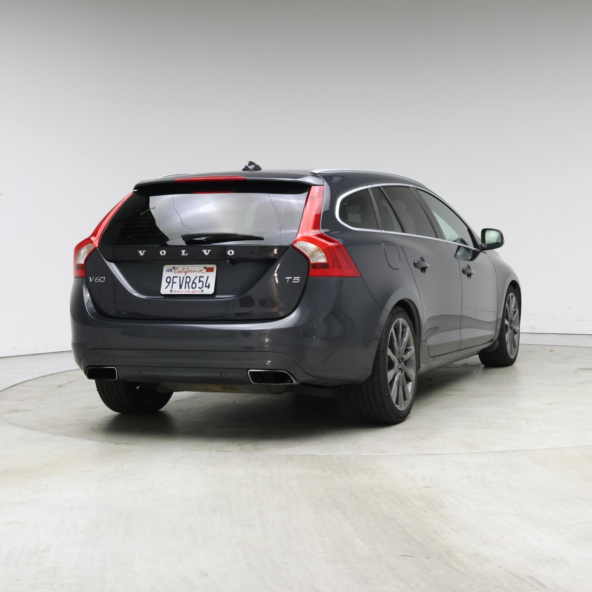 Thumbnail: 2015 Volvo V60 - 8