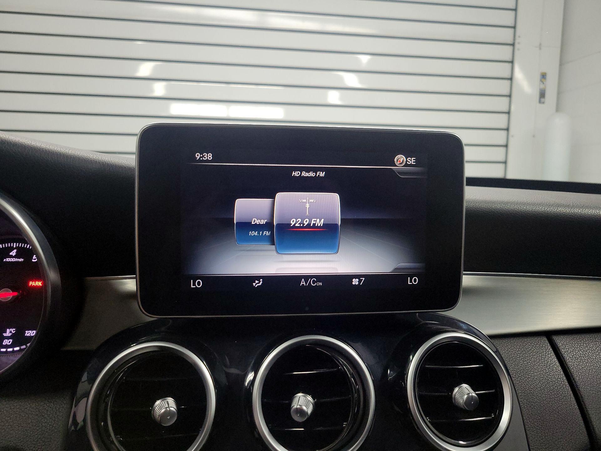 Thumbnail: 2015 Mercedes-Benz C-Class - 14