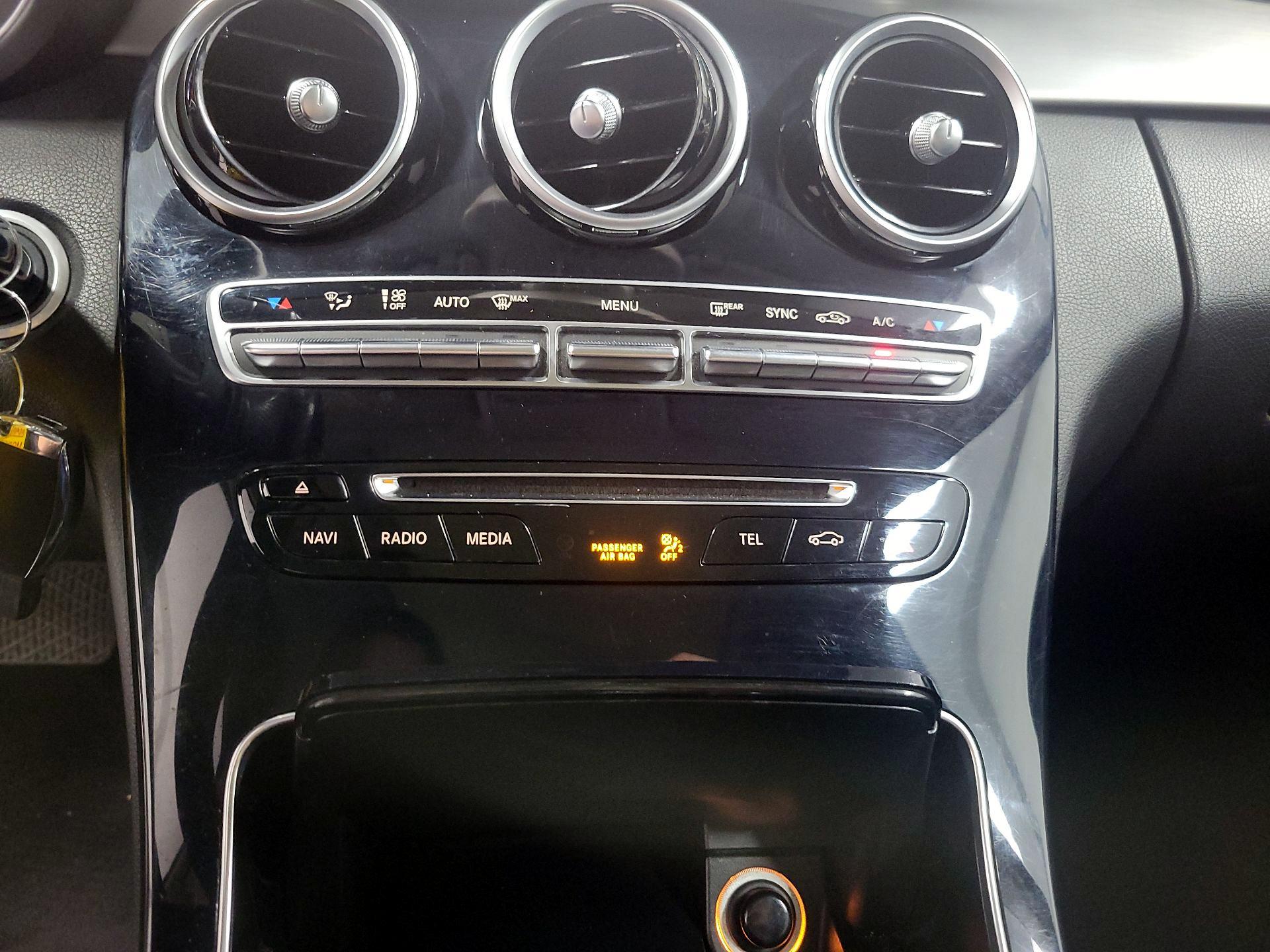 Thumbnail: 2015 Mercedes-Benz C-Class - 15