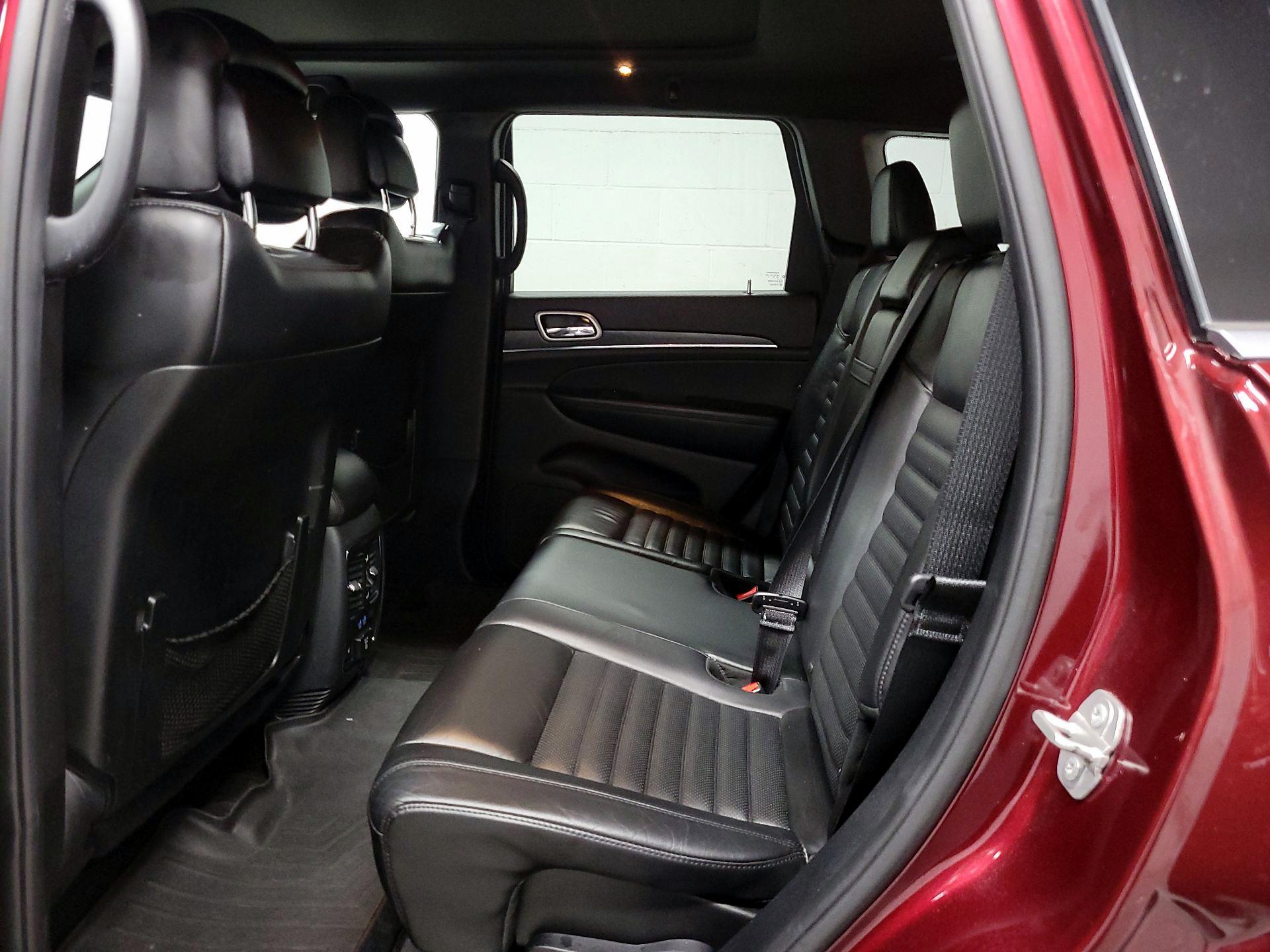 Thumbnail: 2018 Jeep Grand Cherokee - 17