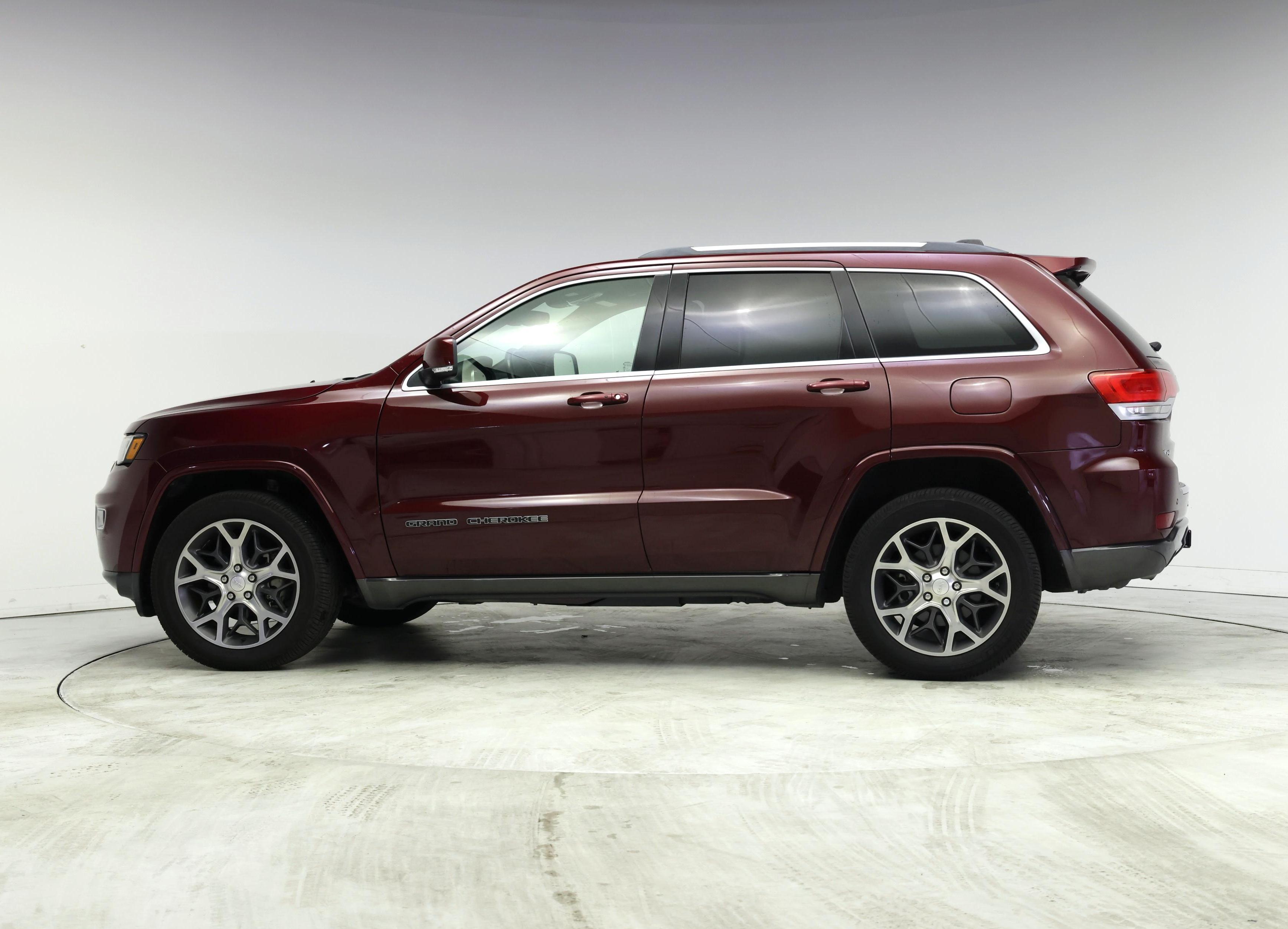 Thumbnail: 2018 Jeep Grand Cherokee - 3