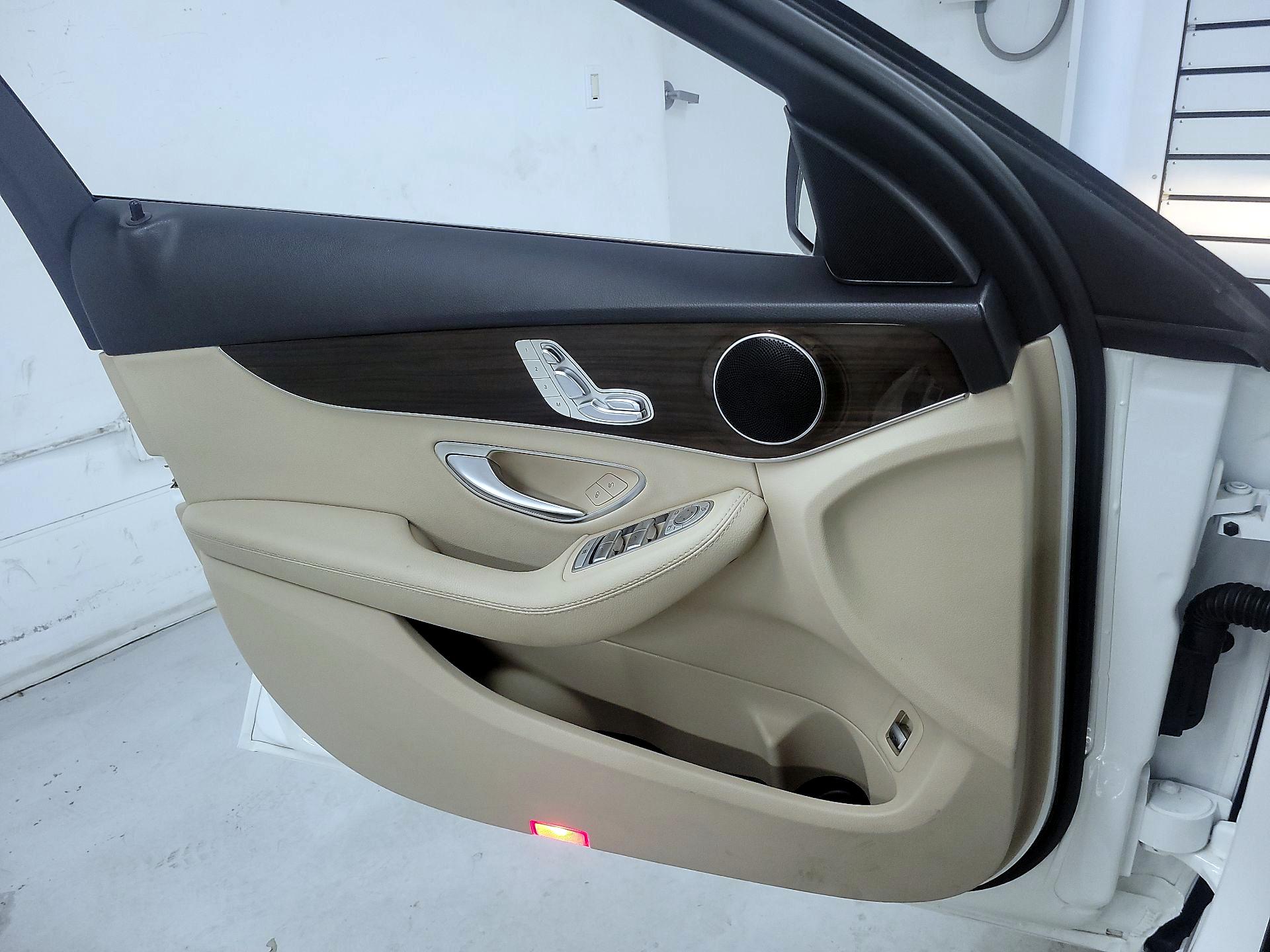 Thumbnail: 2017 Mercedes-Benz C-Class - 12