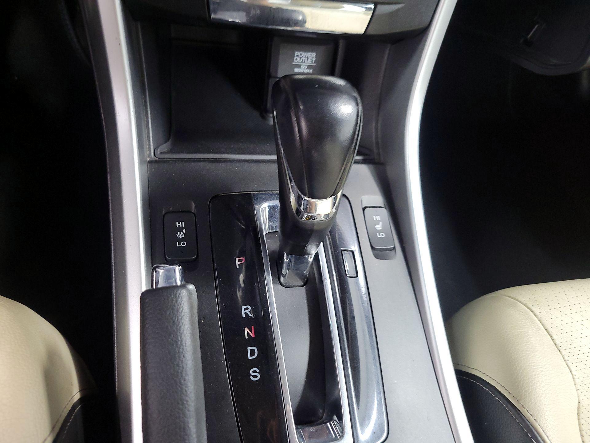 Thumbnail: 2015 Honda Accord - 16