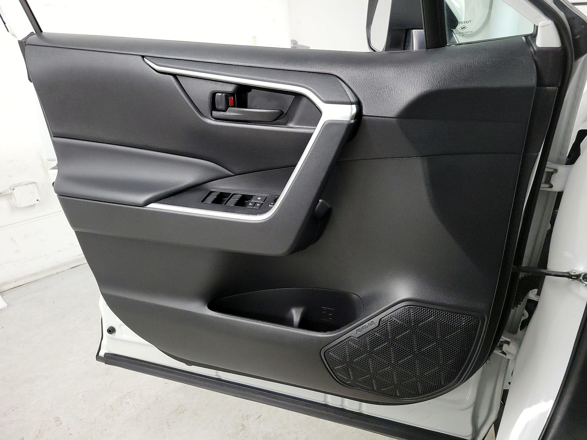 Thumbnail: 2023 Toyota RAV4 - 12