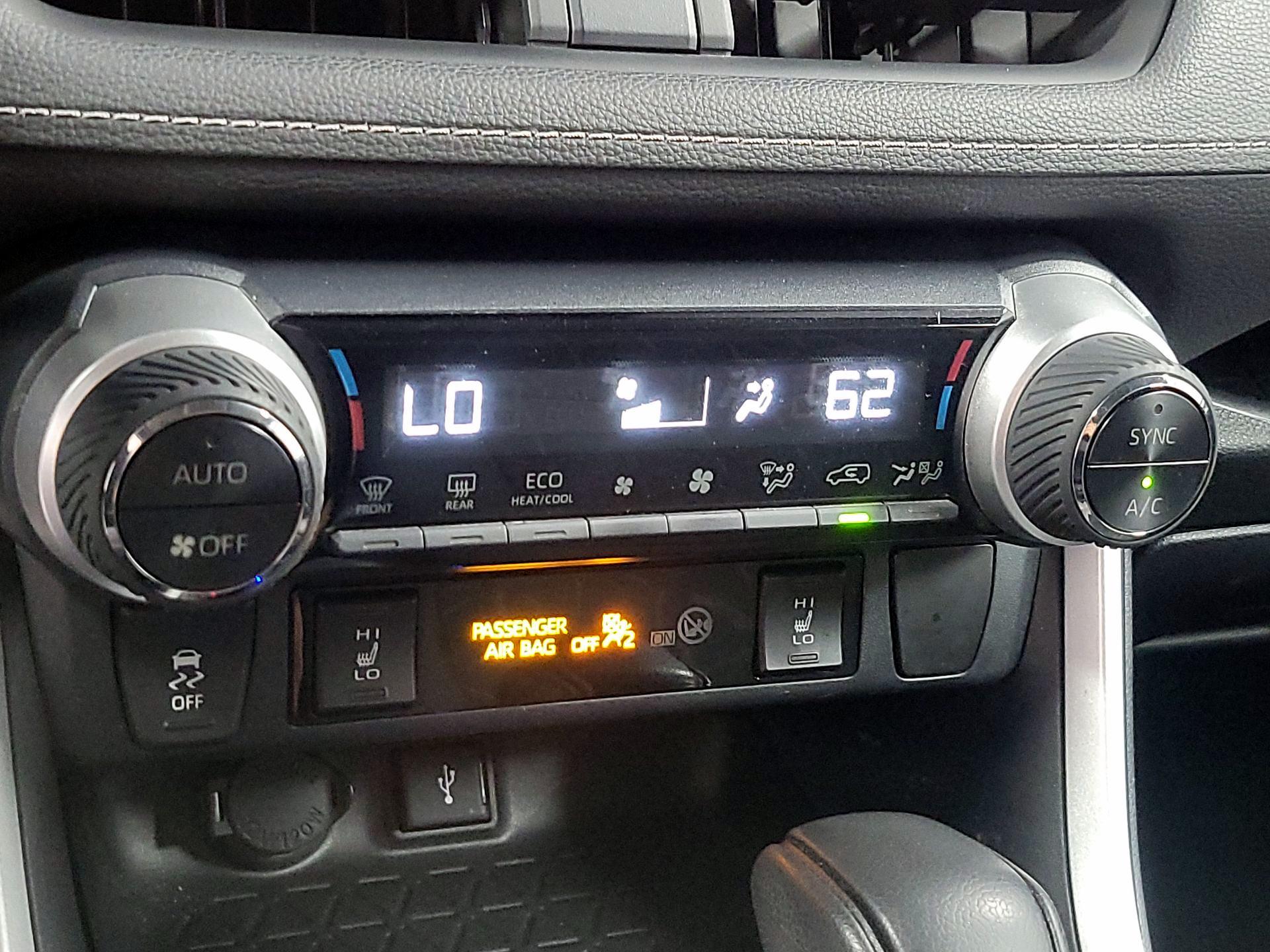 Thumbnail: 2021 Toyota RAV4 - 15