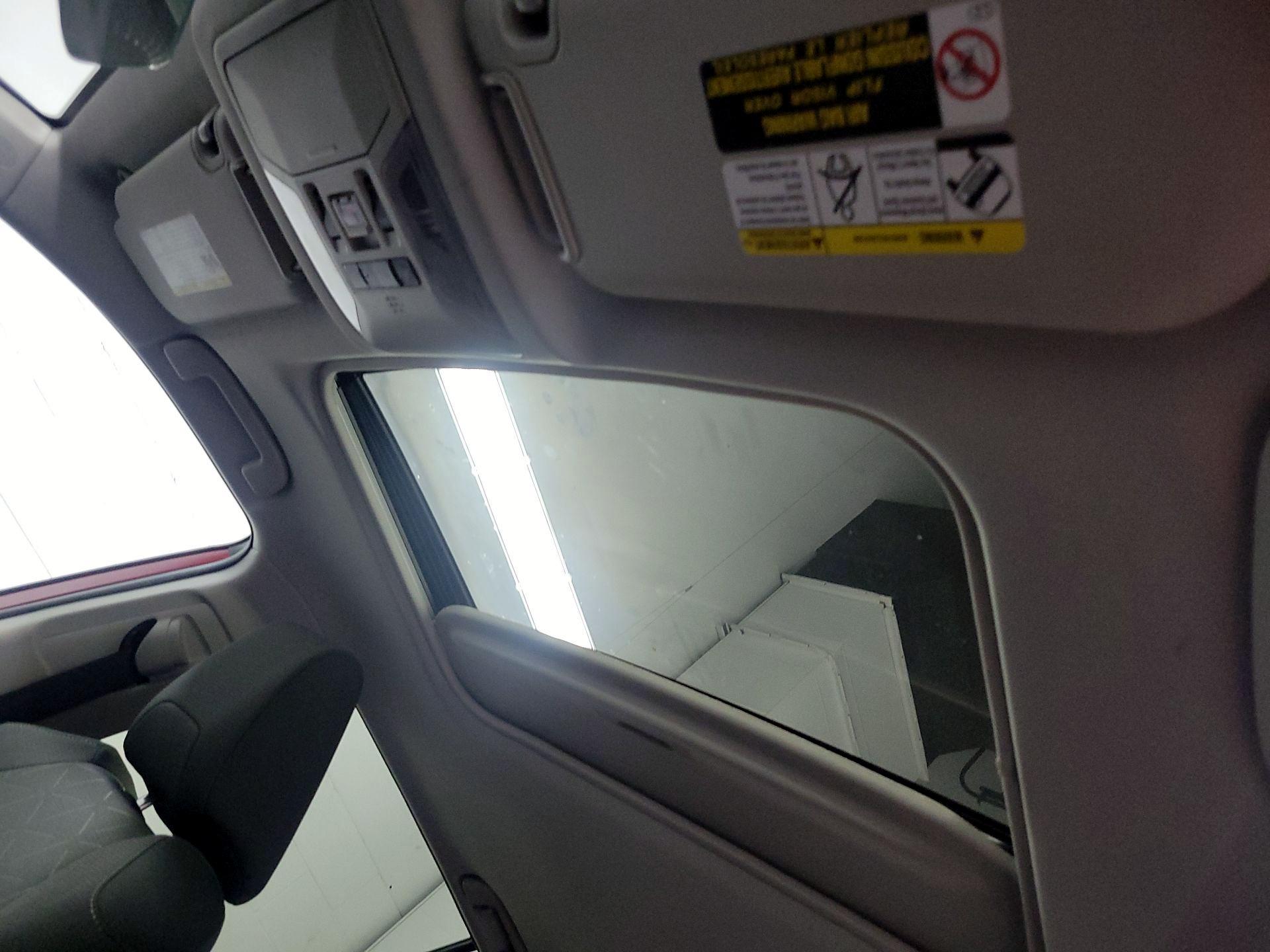 Thumbnail: 2021 Toyota RAV4 - 18