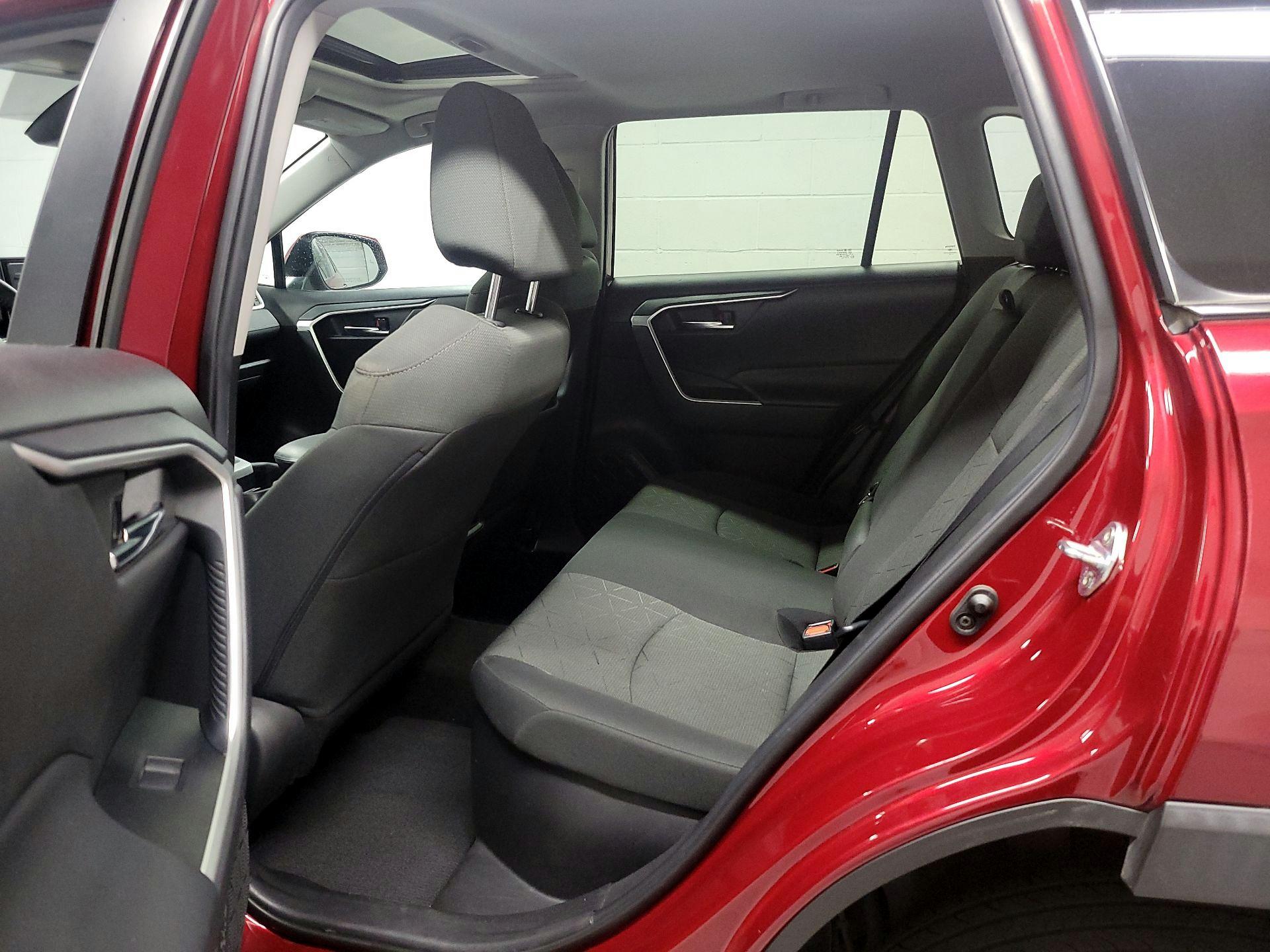 Thumbnail: 2021 Toyota RAV4 - 19