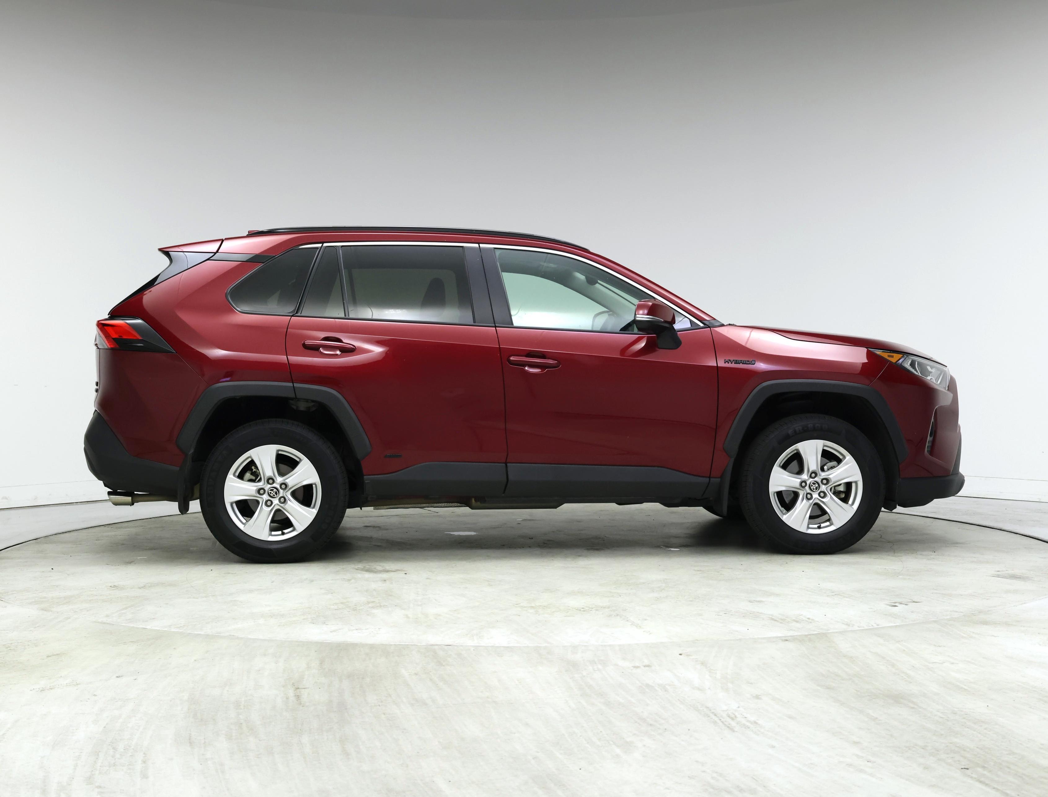 Thumbnail: 2021 Toyota RAV4 - 7
