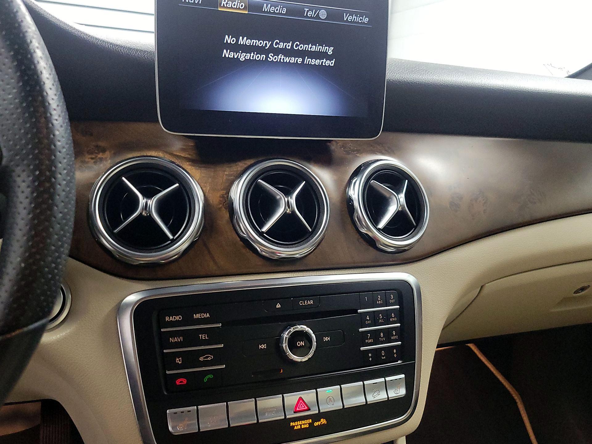 Thumbnail: 2020 Mercedes-Benz GLA - 15