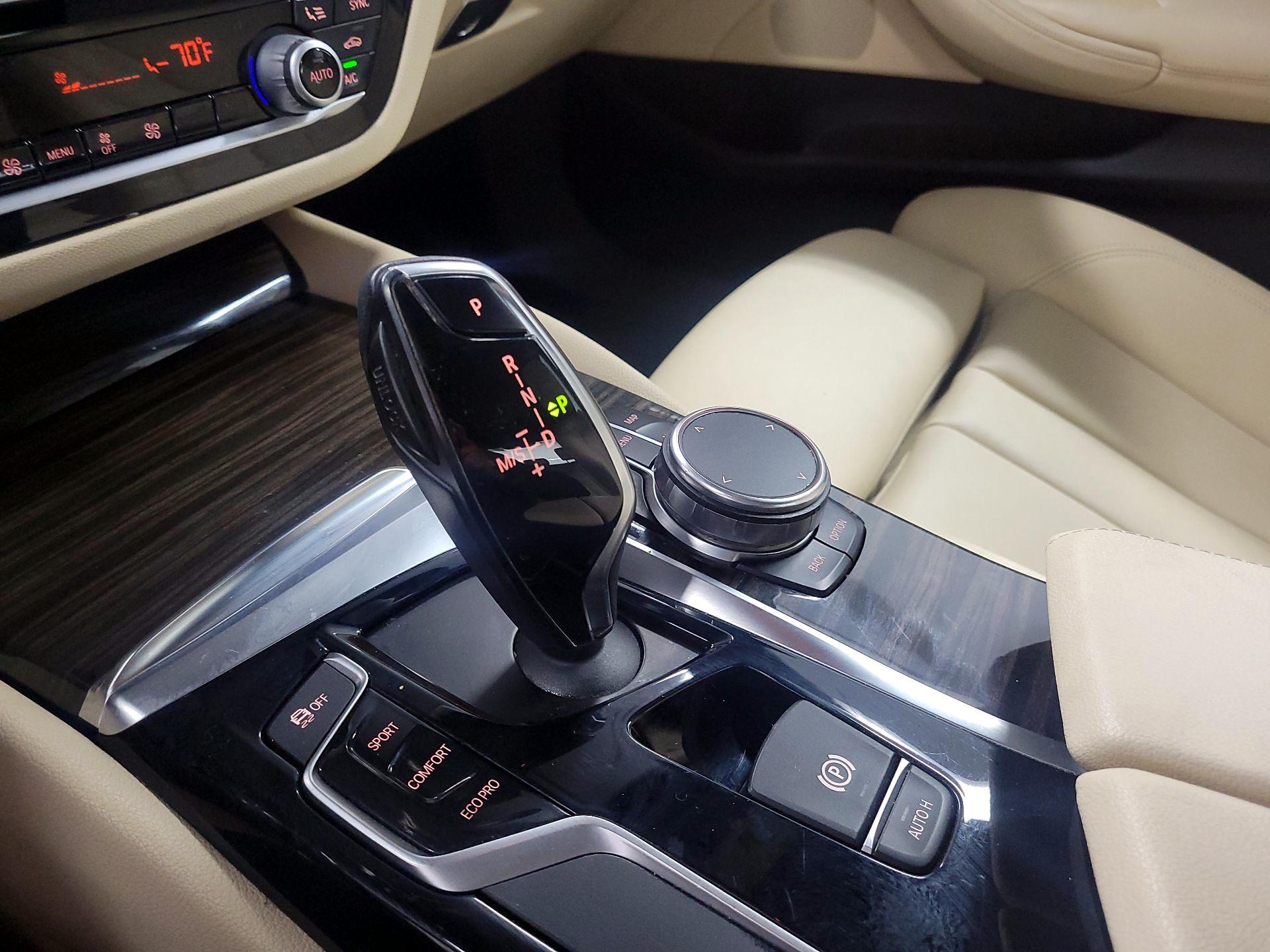 Thumbnail: 2018 BMW 5 Series - 16