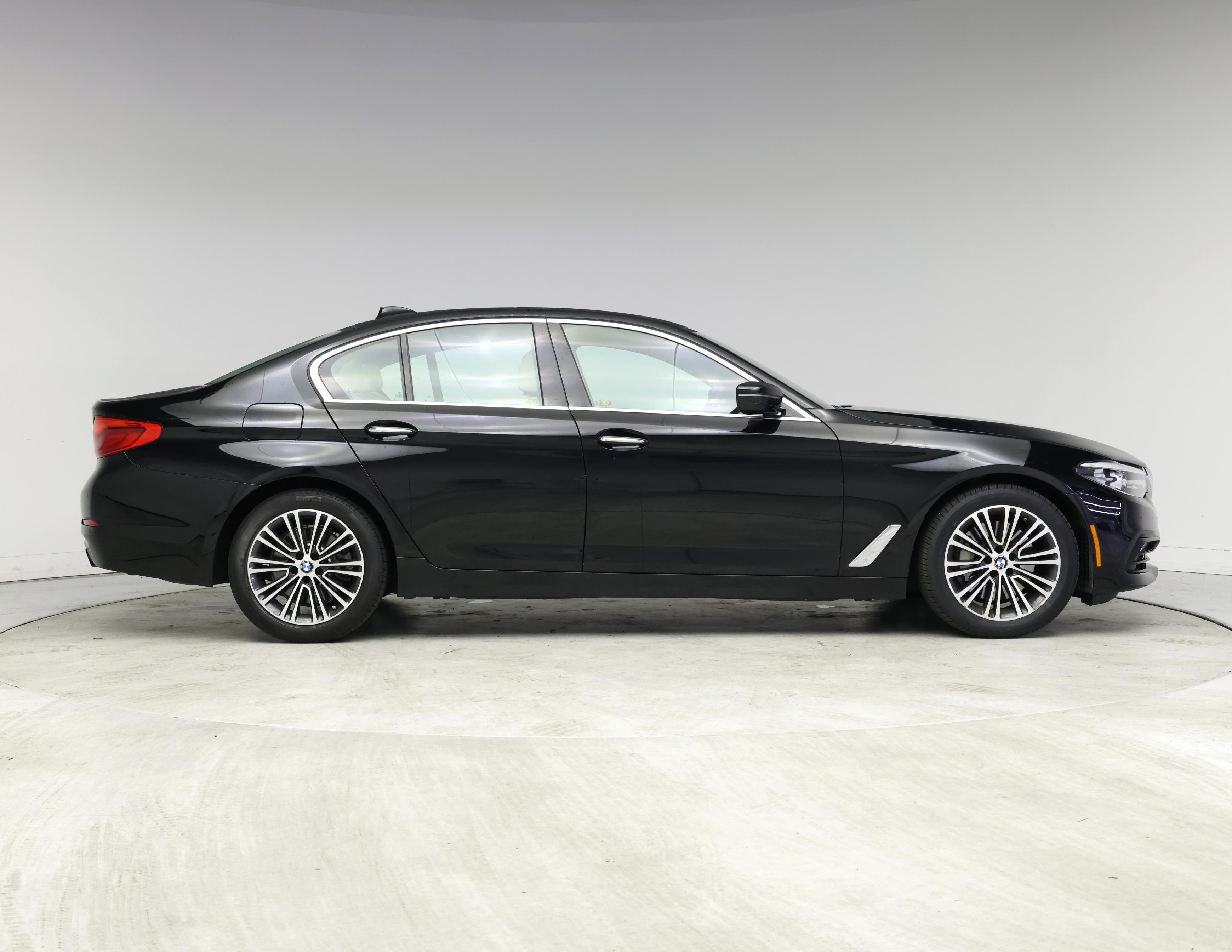 Thumbnail: 2018 BMW 5 Series - 7