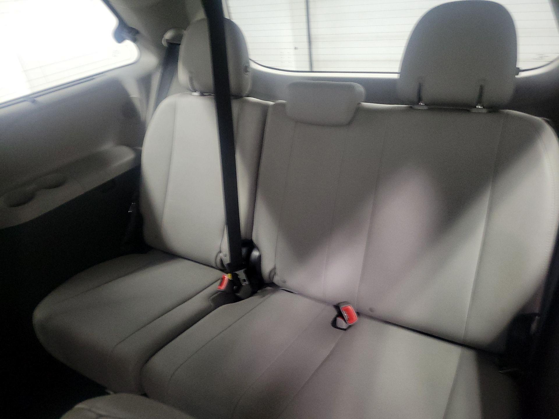 Thumbnail: 2015 Toyota Sienna - 19