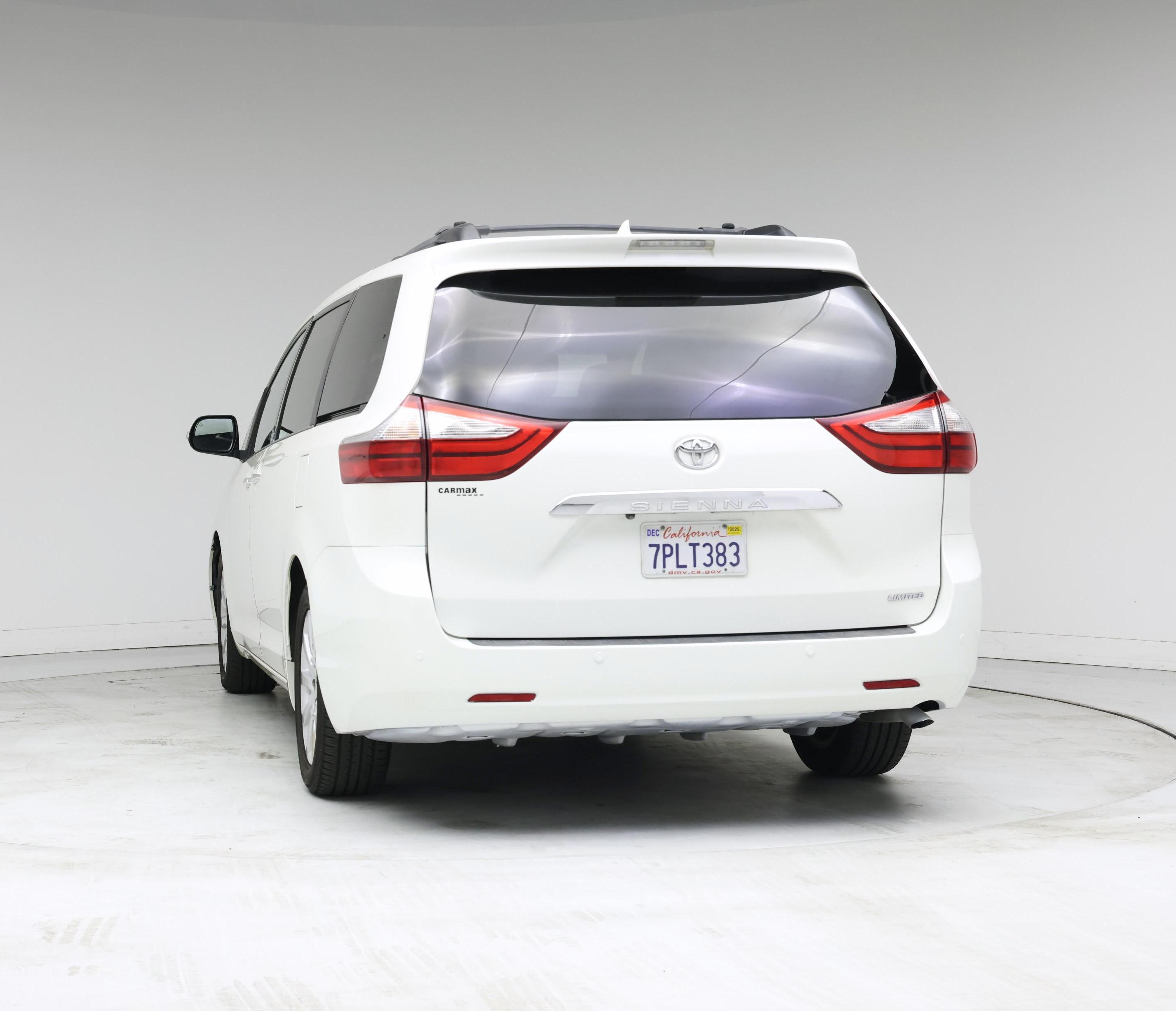 Thumbnail: 2015 Toyota Sienna - 6