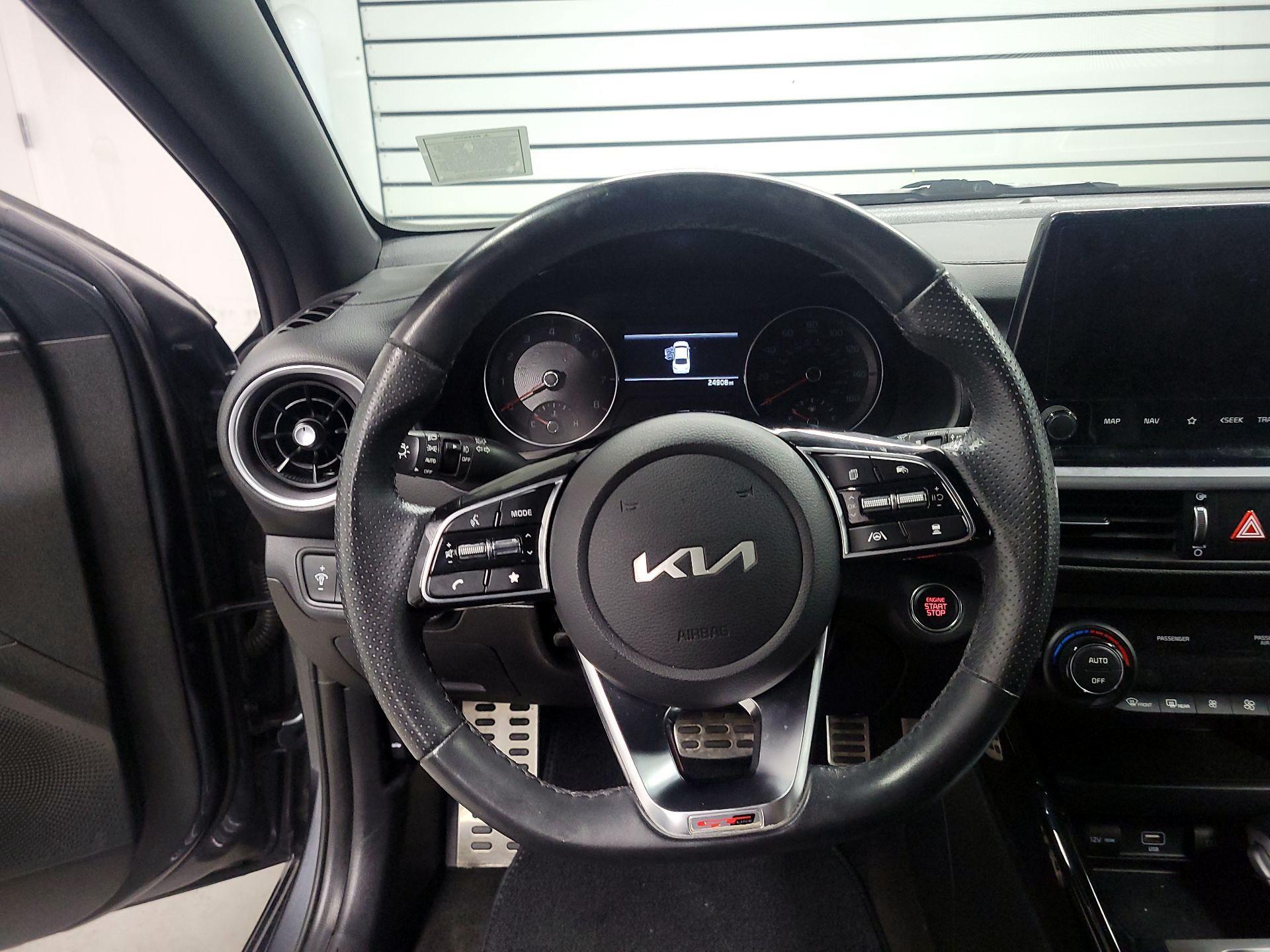 Thumbnail: 2022 Kia Forte - 10