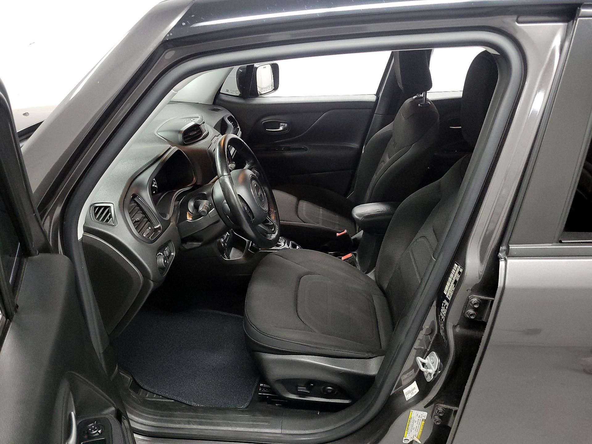 Thumbnail: 2016 Jeep Renegade - 11