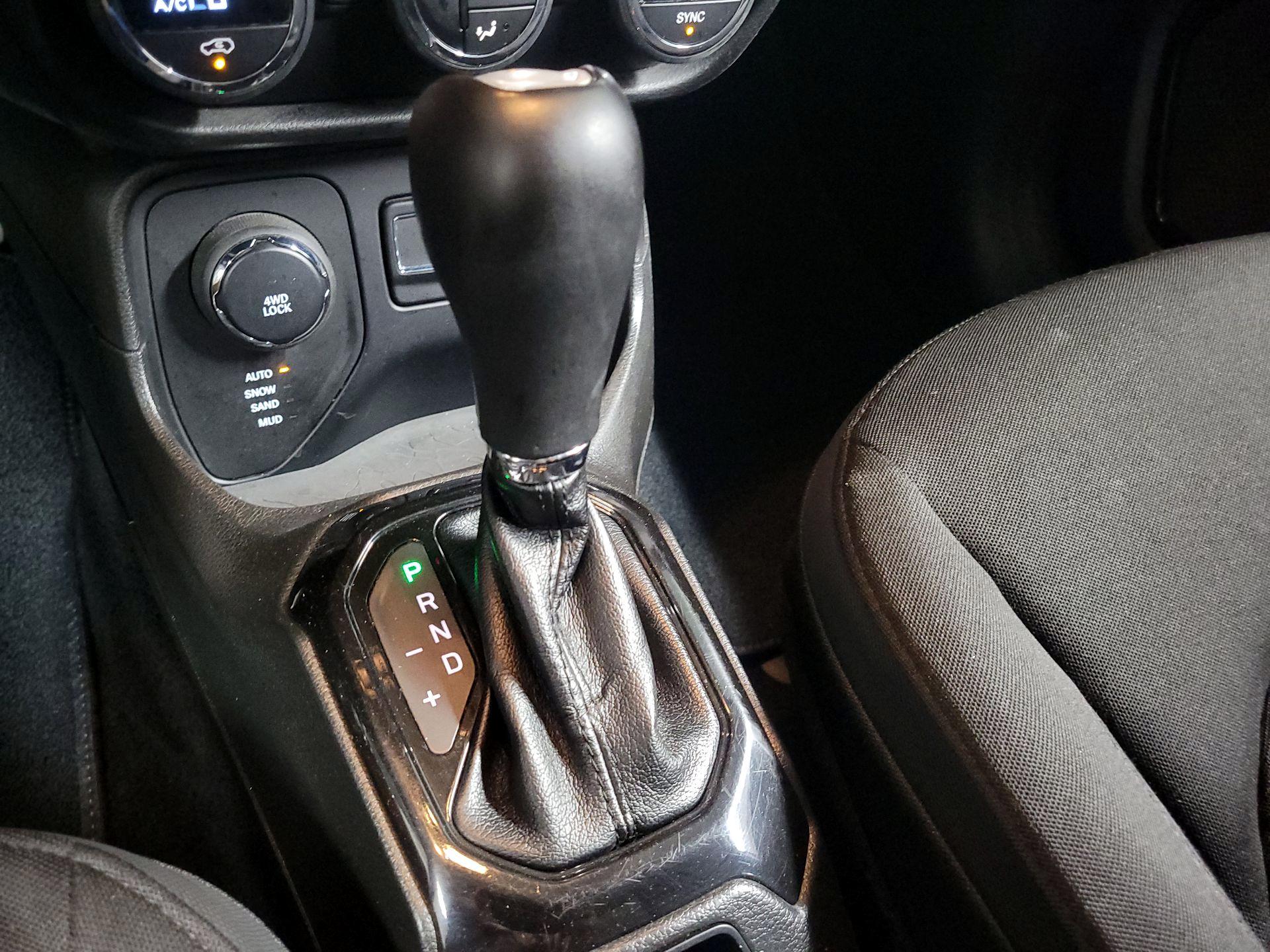 Thumbnail: 2016 Jeep Renegade - 16