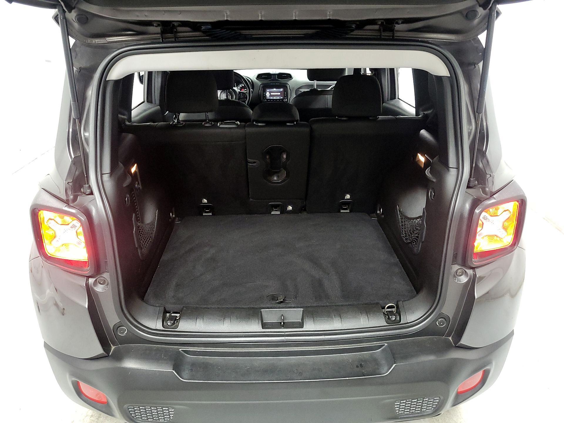 Thumbnail: 2016 Jeep Renegade - 19