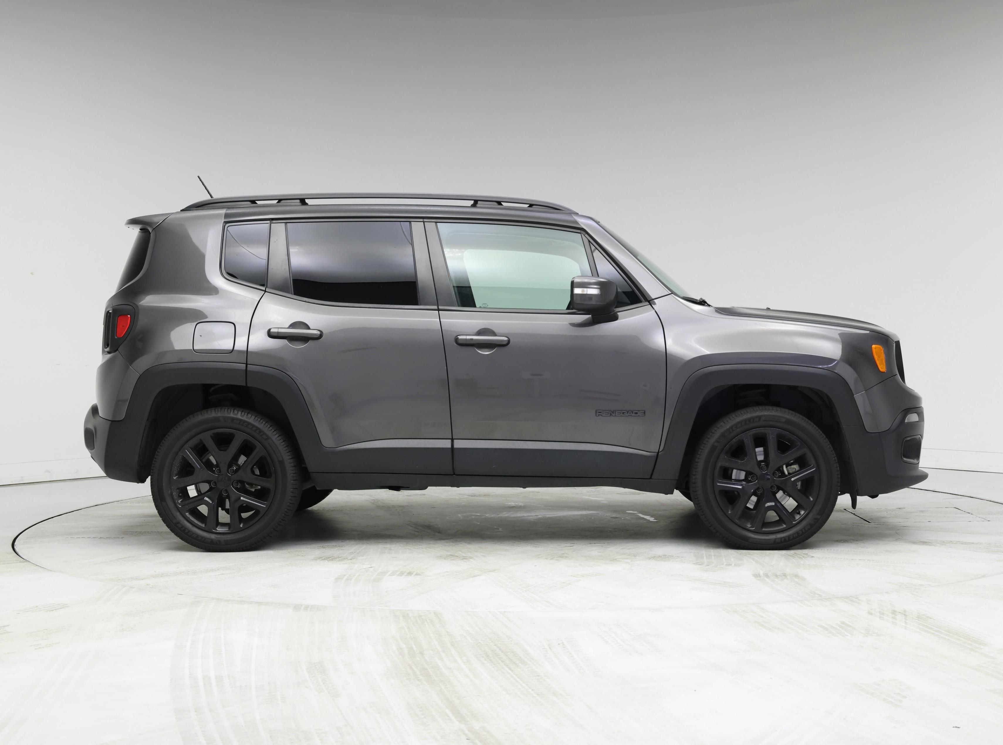 Thumbnail: 2016 Jeep Renegade - 7