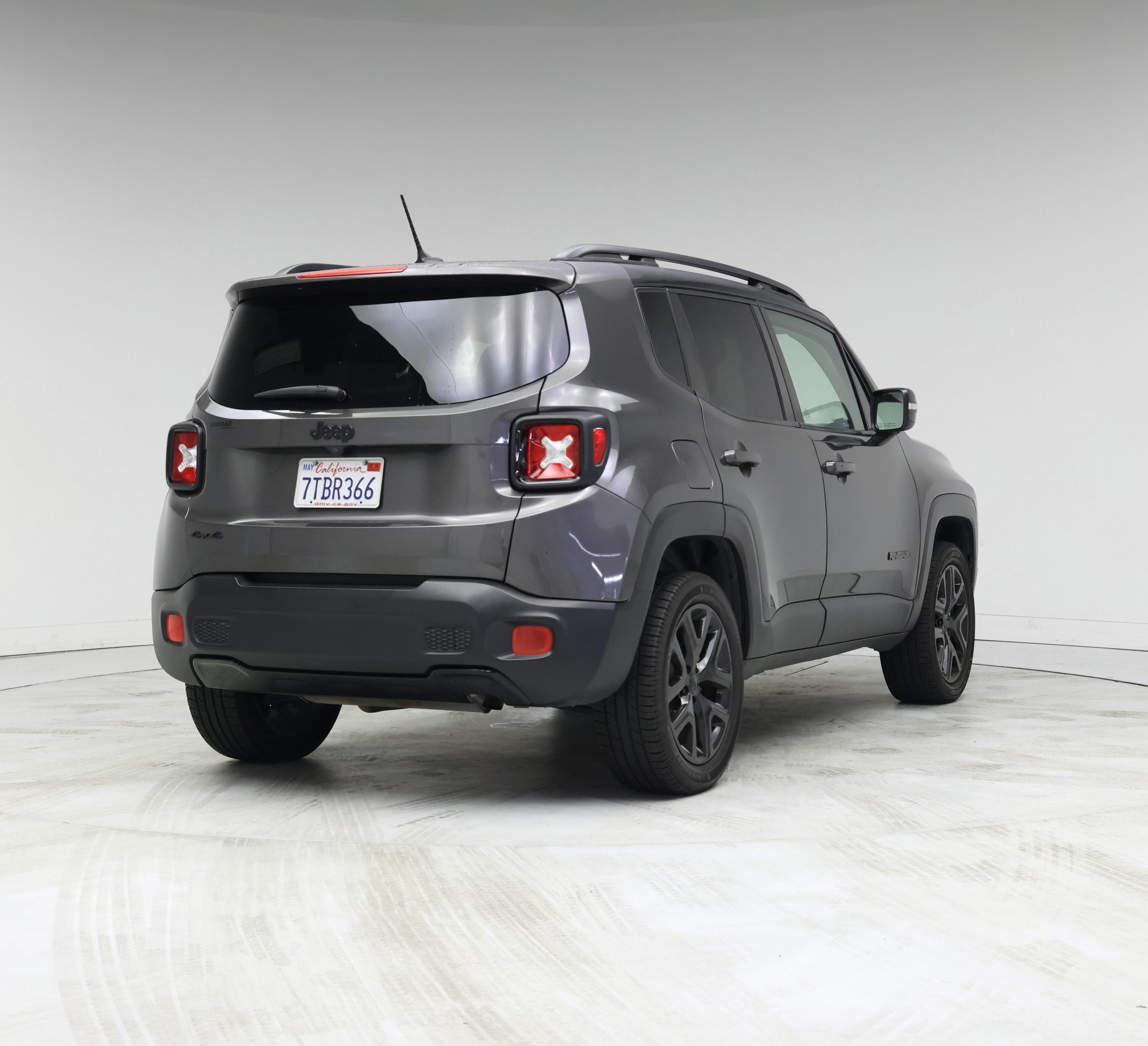 Thumbnail: 2016 Jeep Renegade - 8