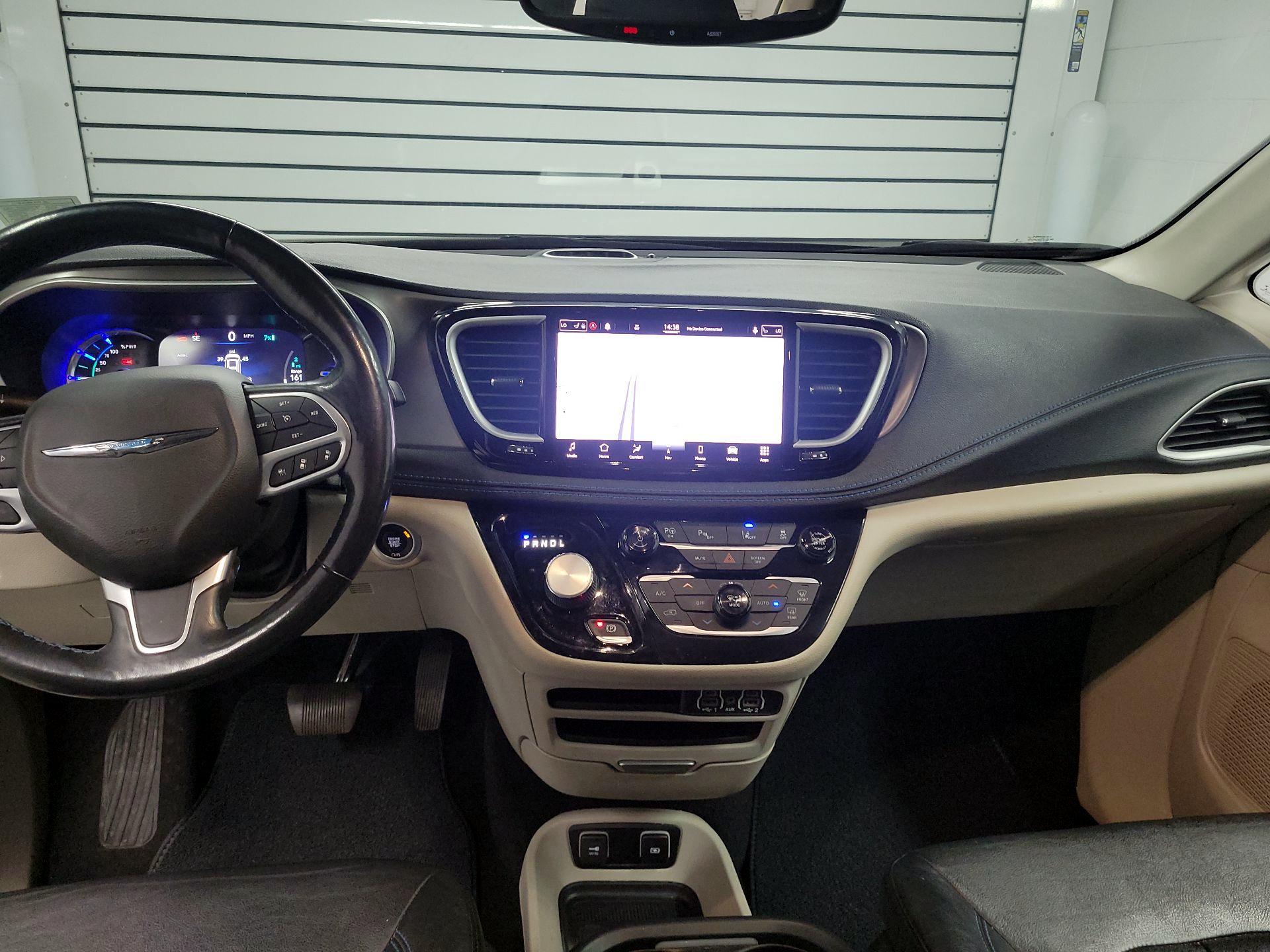 Thumbnail: 2021 Chrysler Pacifica - 9