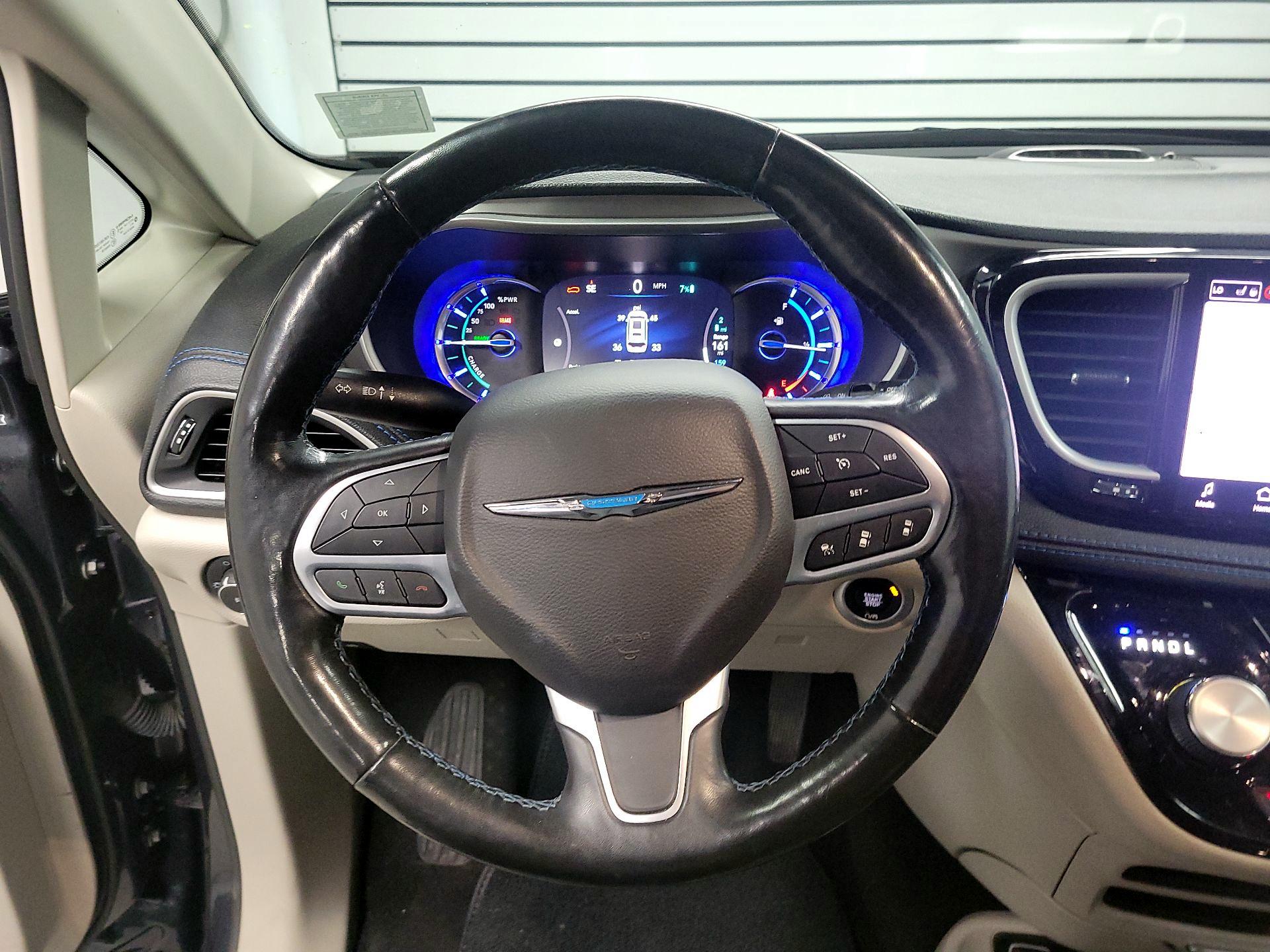 Thumbnail: 2021 Chrysler Pacifica - 10