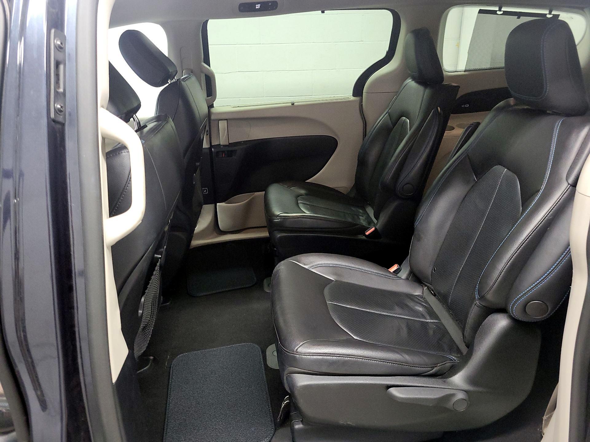 Thumbnail: 2021 Chrysler Pacifica - 20