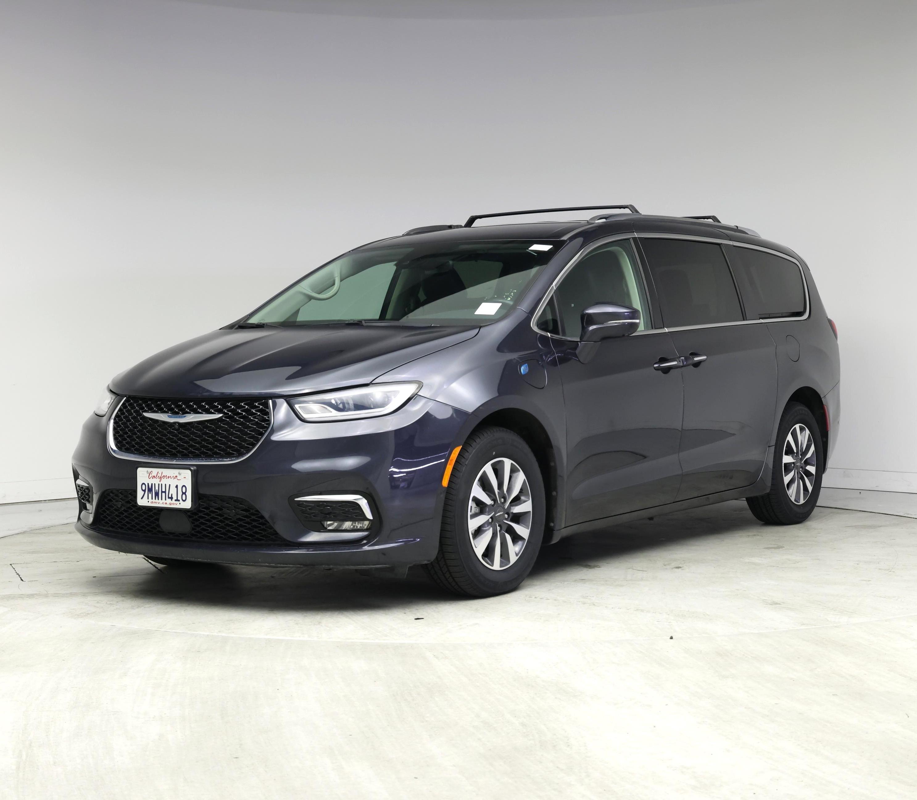 Thumbnail: 2021 Chrysler Pacifica - 4
