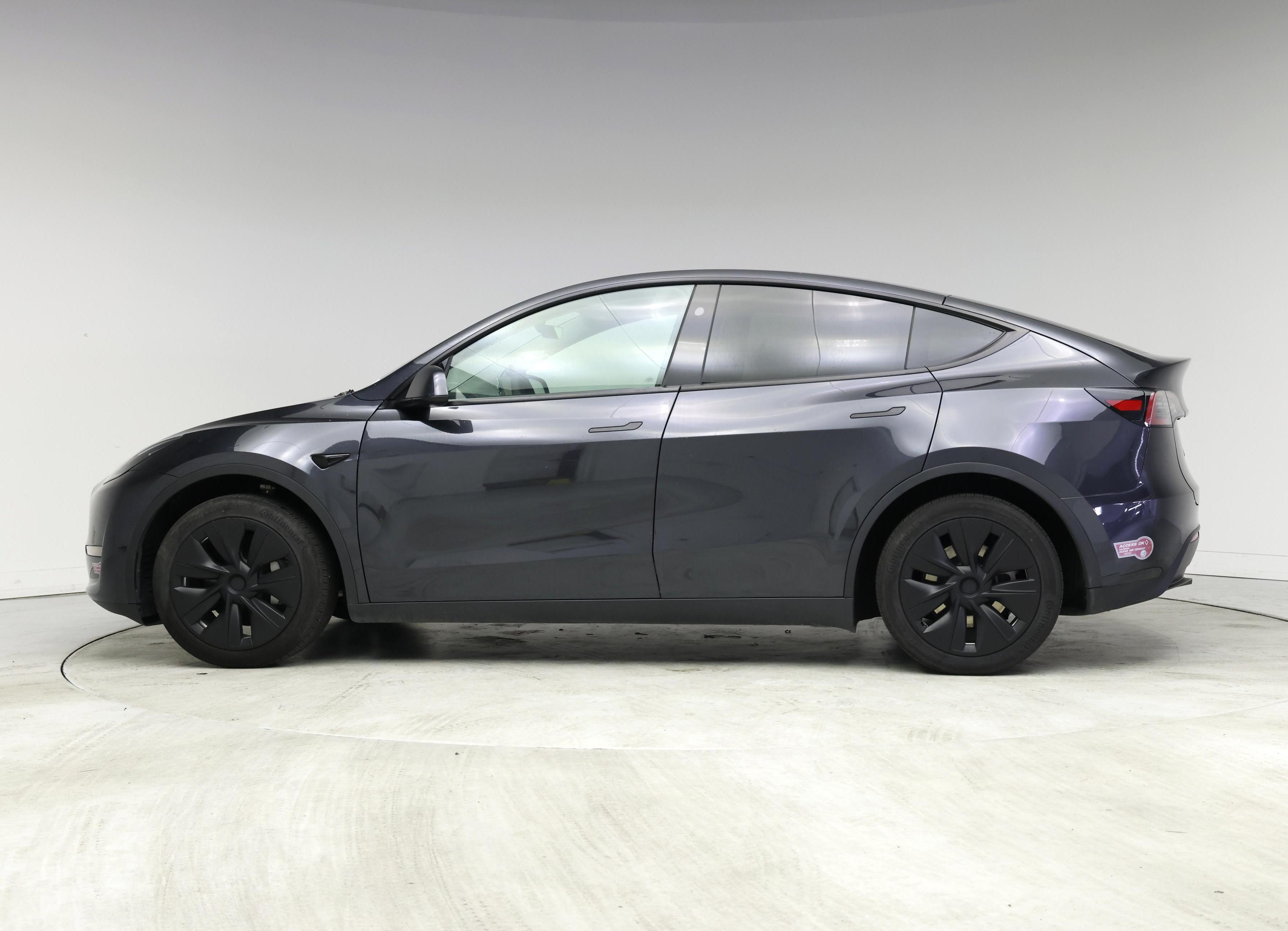 Thumbnail: 2024 Tesla Model Y - 3