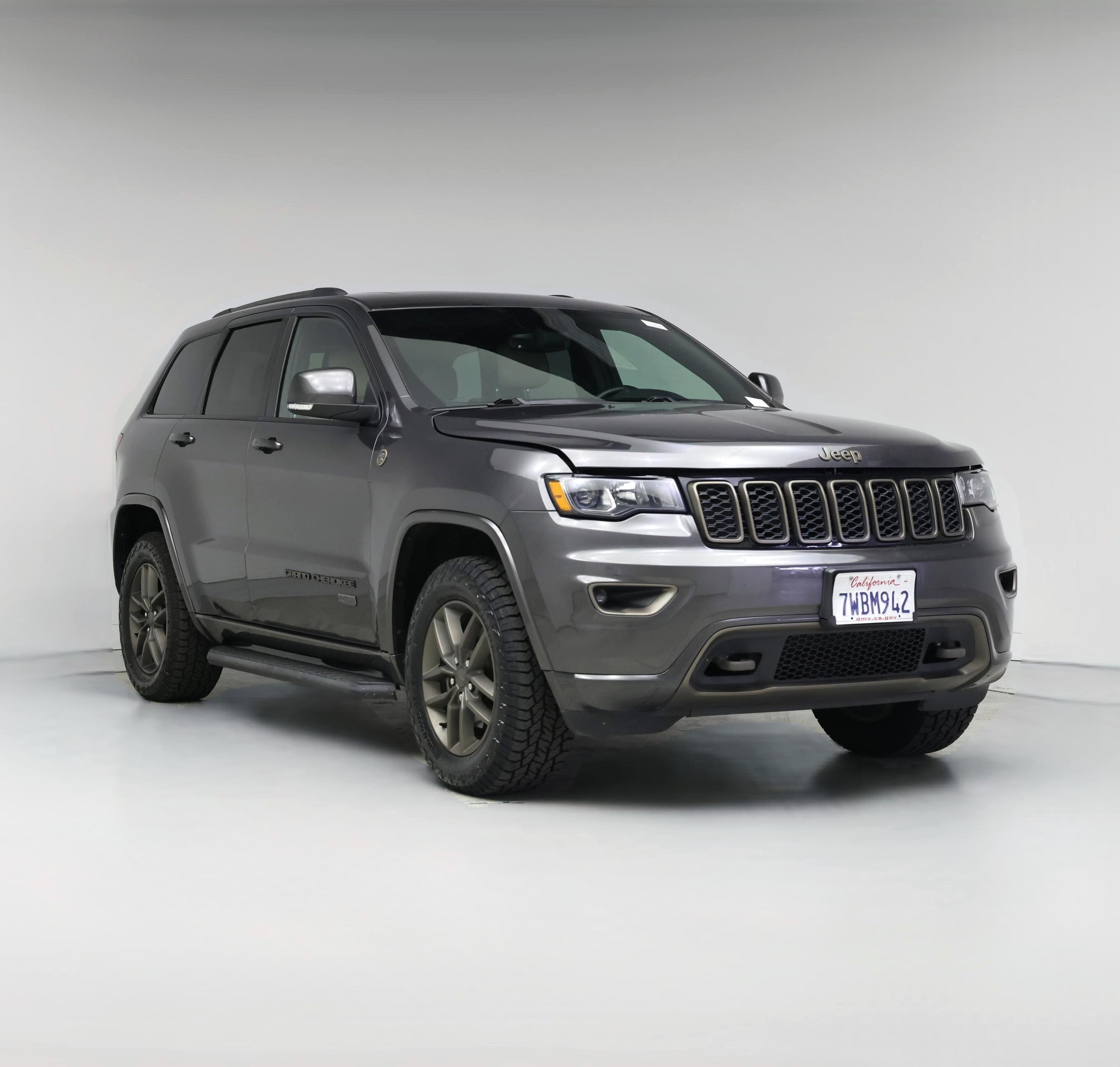 Thumbnail: 2017 Jeep Grand Cherokee - 1