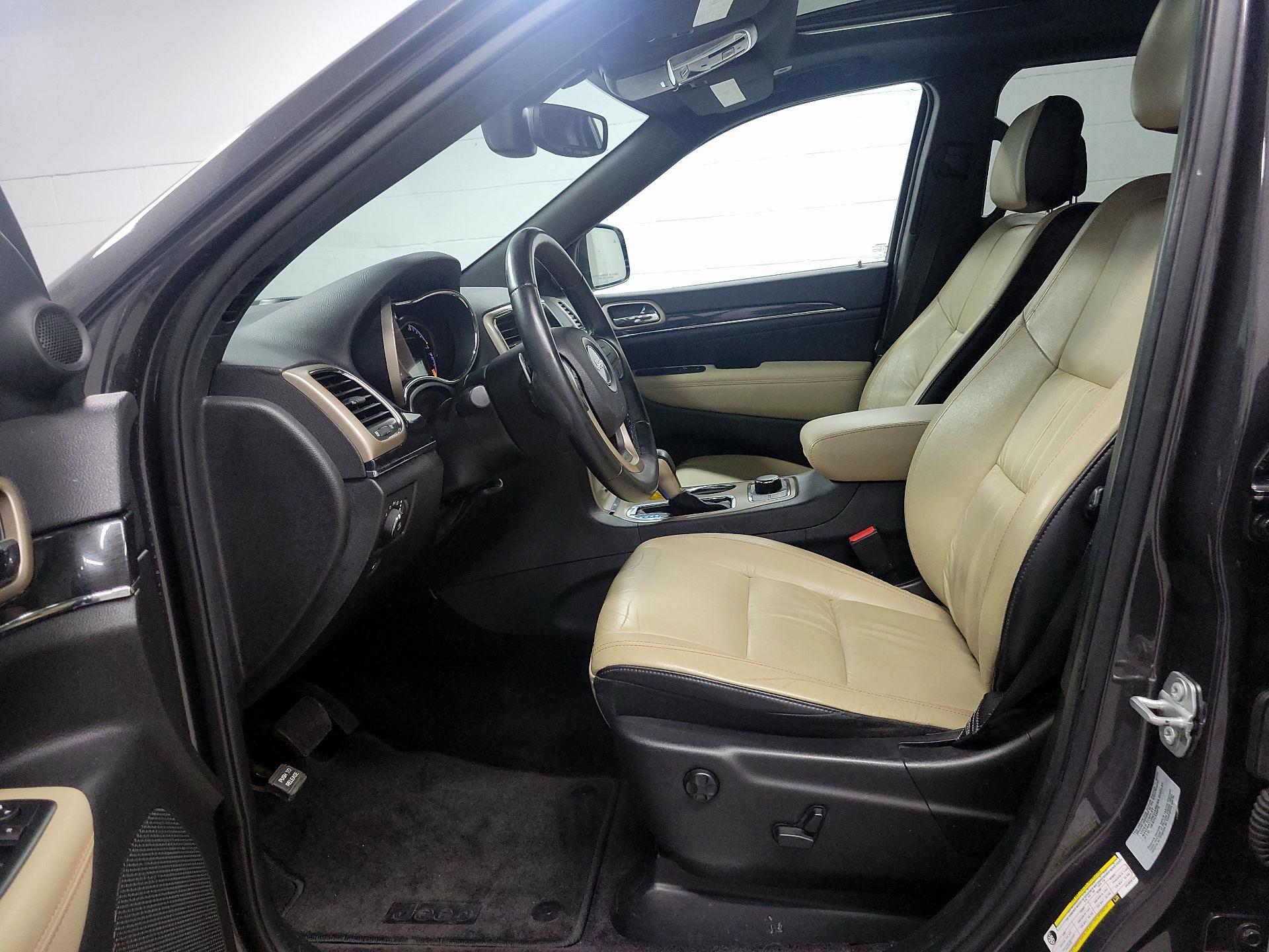 Thumbnail: 2017 Jeep Grand Cherokee - 11