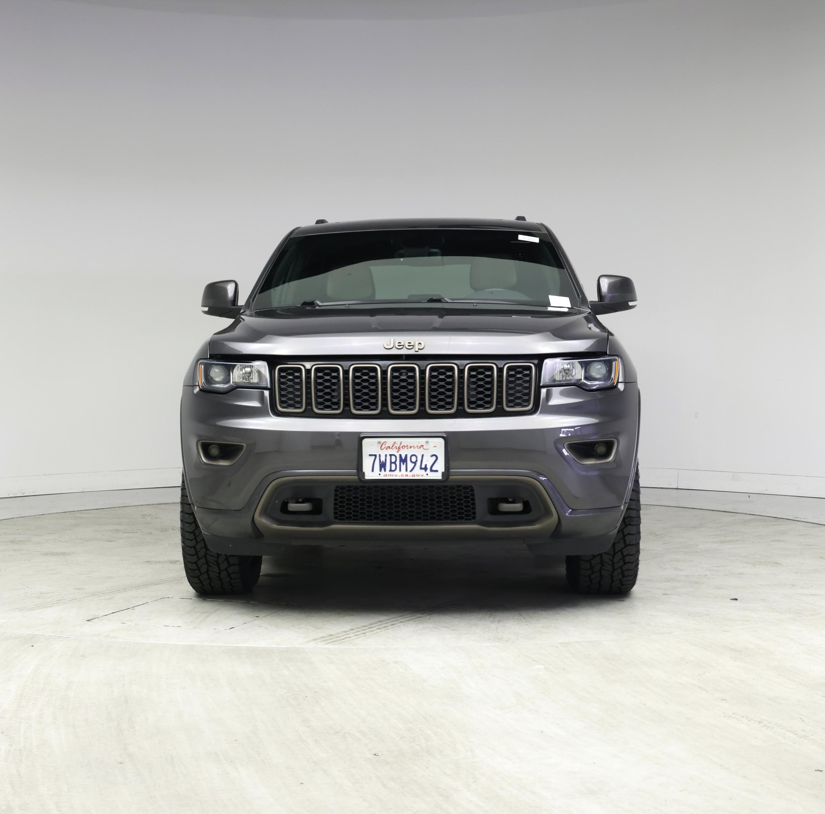 Thumbnail: 2017 Jeep Grand Cherokee - 5
