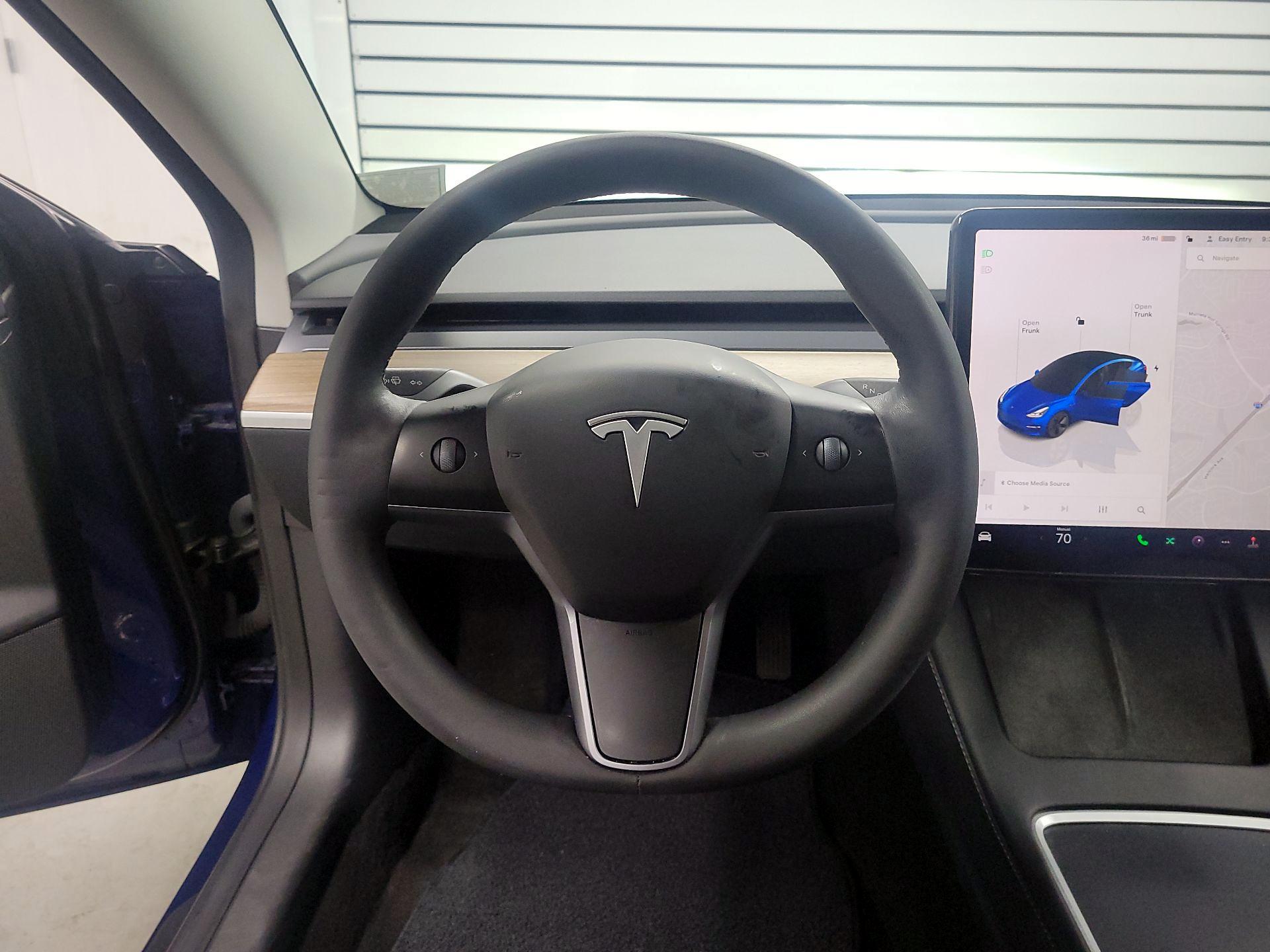 Thumbnail: 2023 Tesla Model 3 - 10